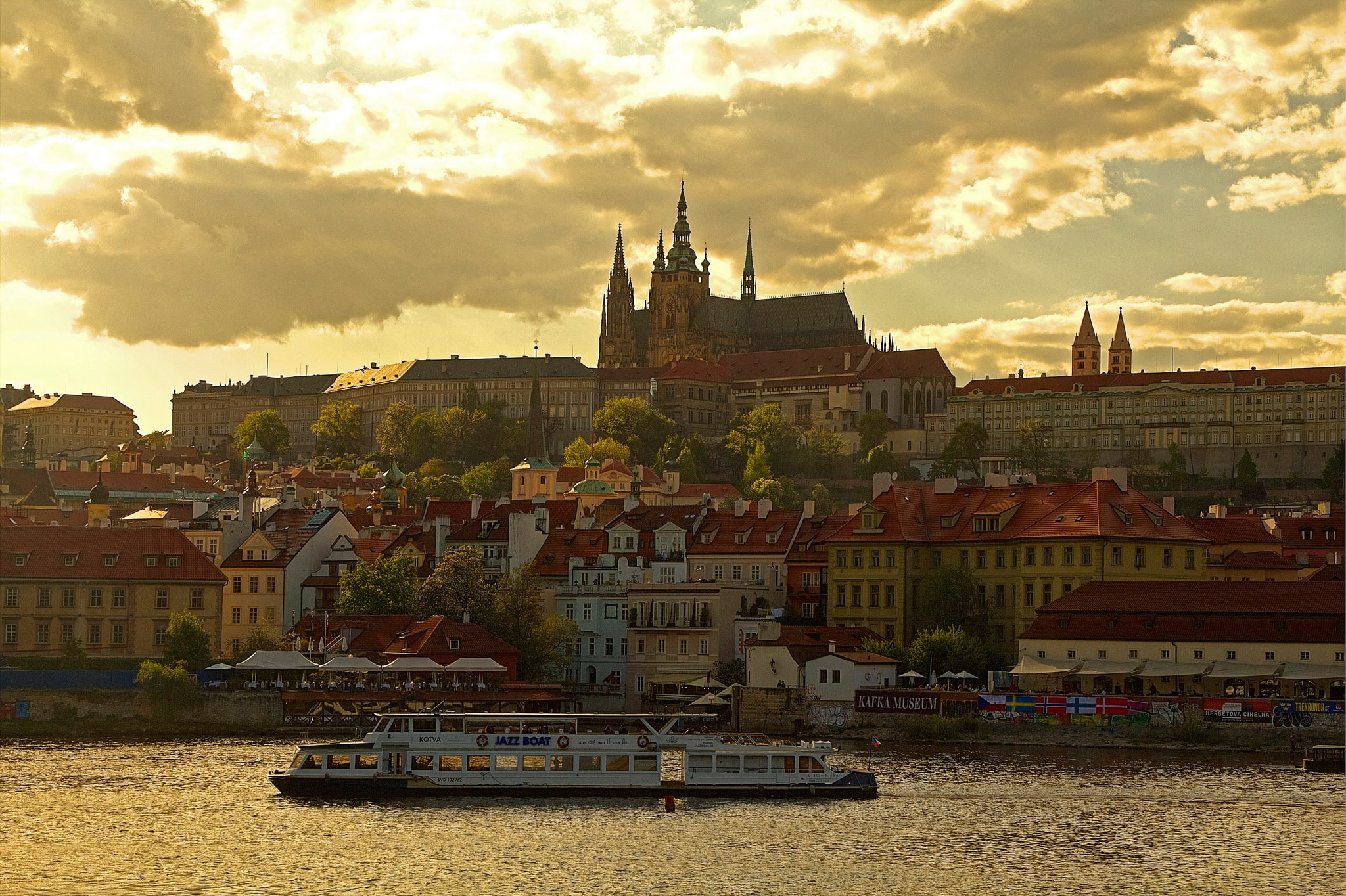 Vltava, 1080P, Prague Castle, Czech Republic, Prague, St. Vitus Cathedral, river, home, HD Wallpaper