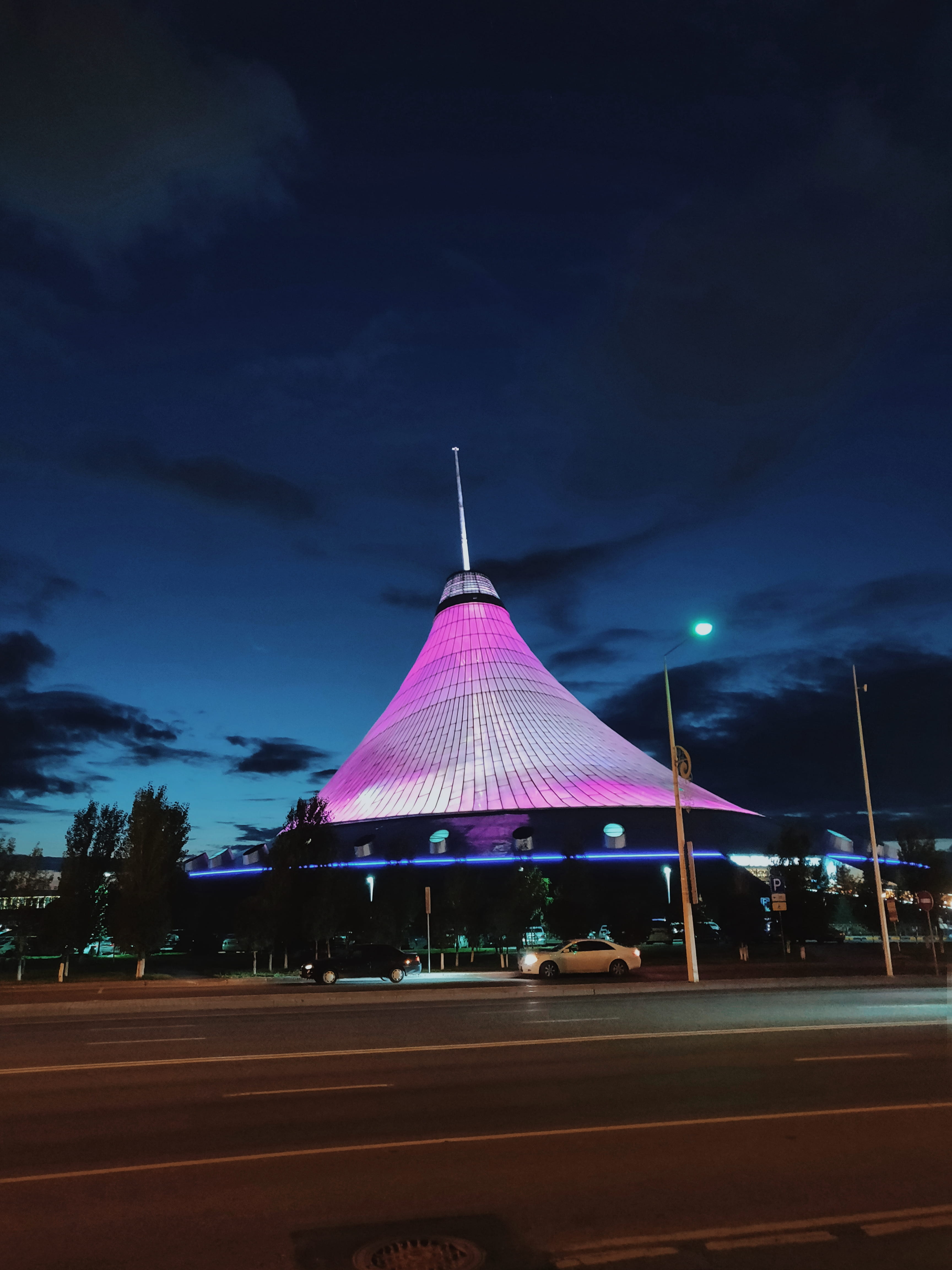 no people, 4K, #mall #night #city #road, light, tower, planetarium, cloud - sky, sky, street, shaped, illuminated, blue, nature, road, motion, lighted, Phone HD Wallpaper