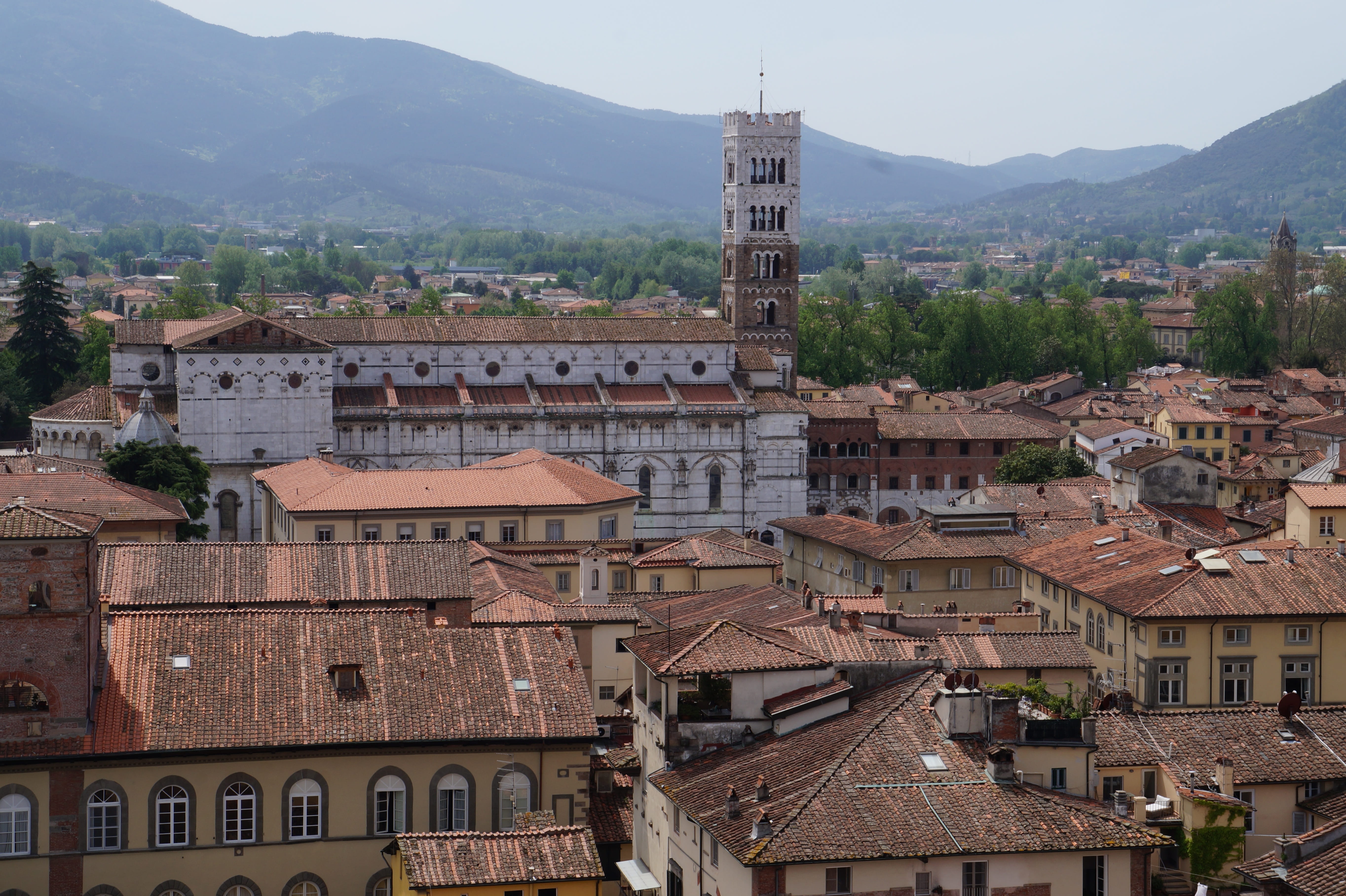 historic center, roof, 5K, architecture, lucca, travel destinations, mountain, no people, townscape, city, outdoors, historically, day, building, residential district, HD Wallpaper