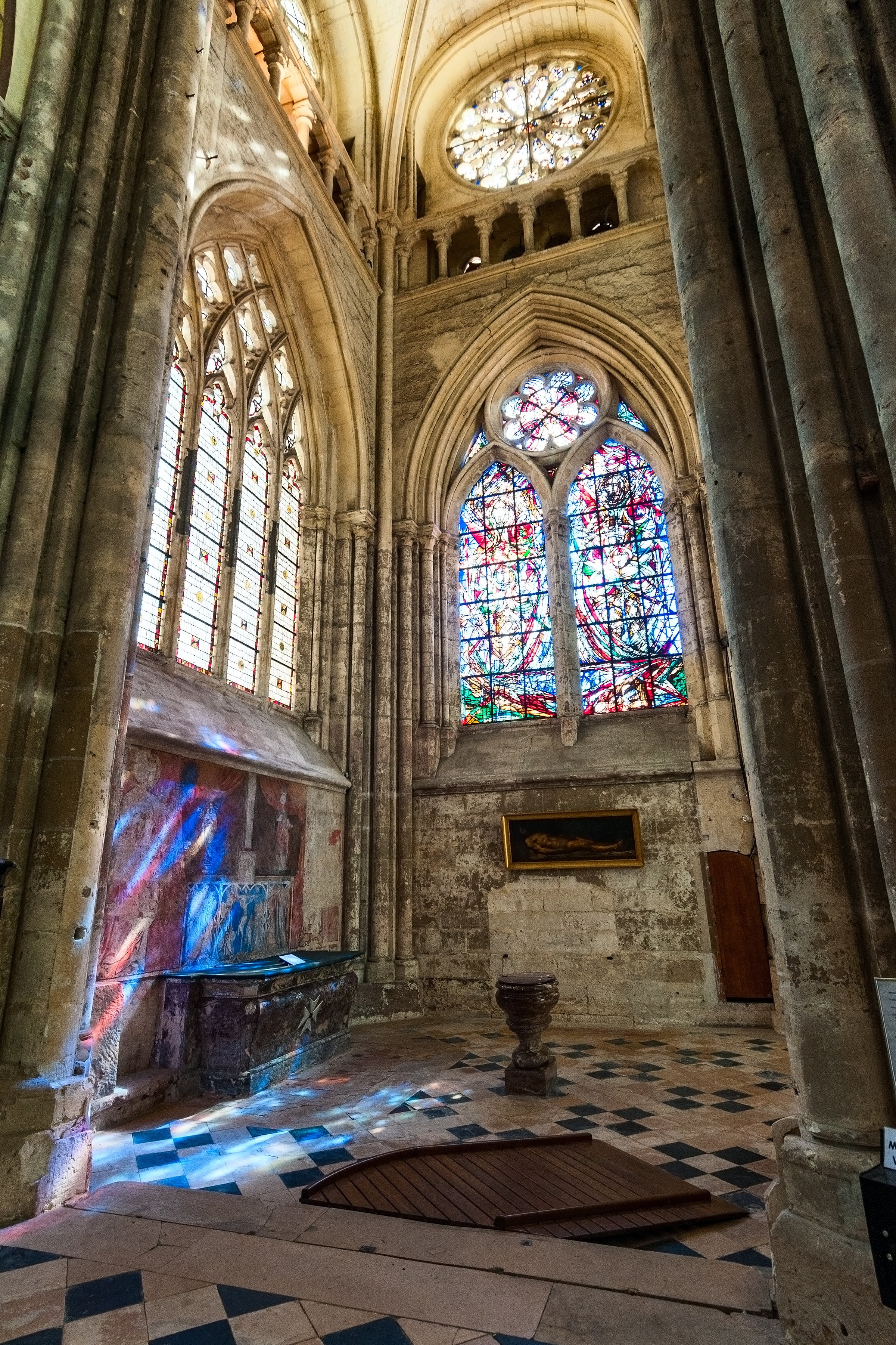 place of worship, religion, glass - material, window, altar, the past, arch, belief, architecture, building, 2K, picardy, beauvais, no people, glass, indoors, Phone HD Wallpaper