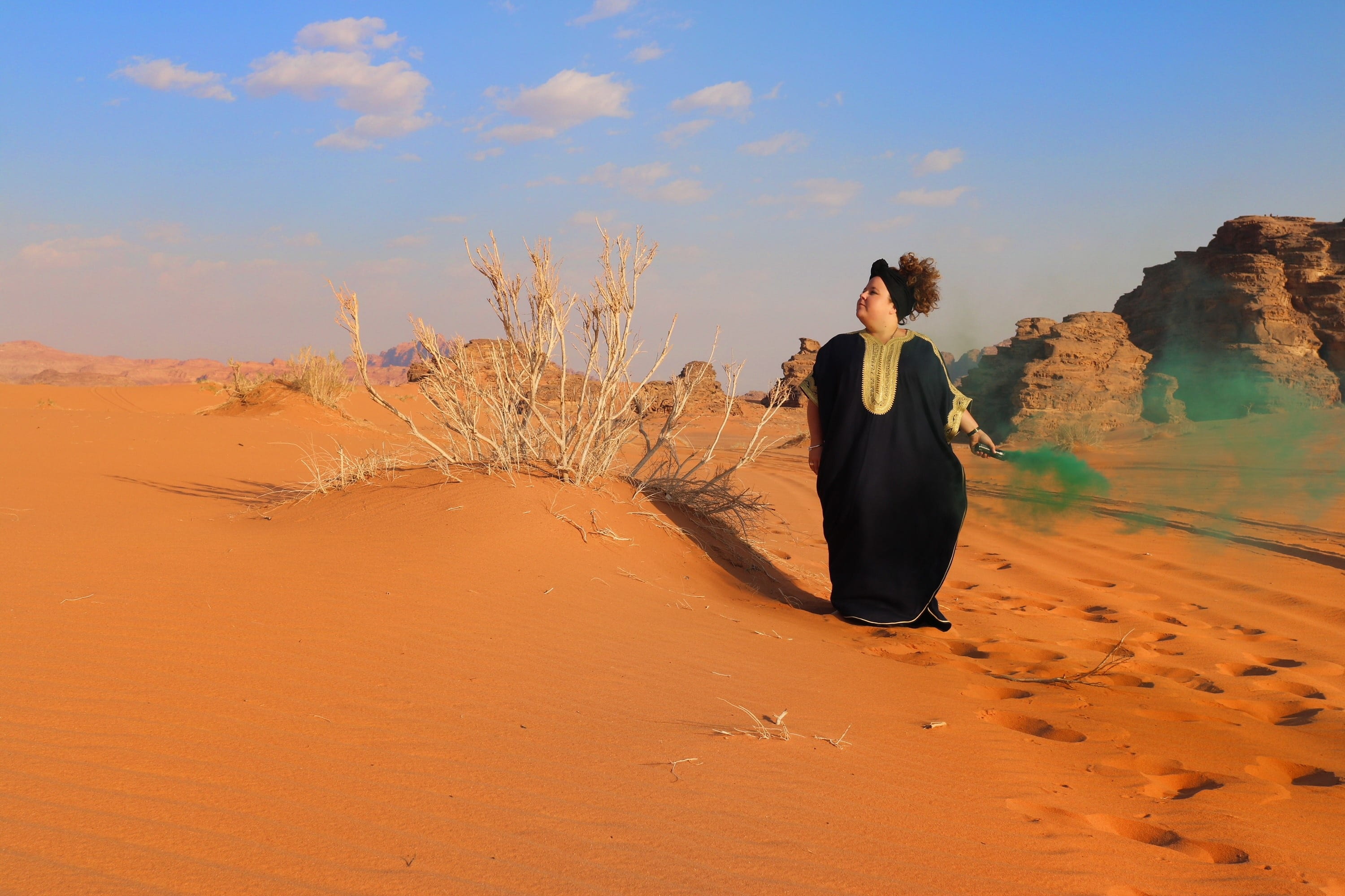 full length, middle east, vacation, land, lifestyles, islam, lady, family, climate, sand, jordan, beauty in nature, hairstyle, adult, one person, nature, HD Wallpaper