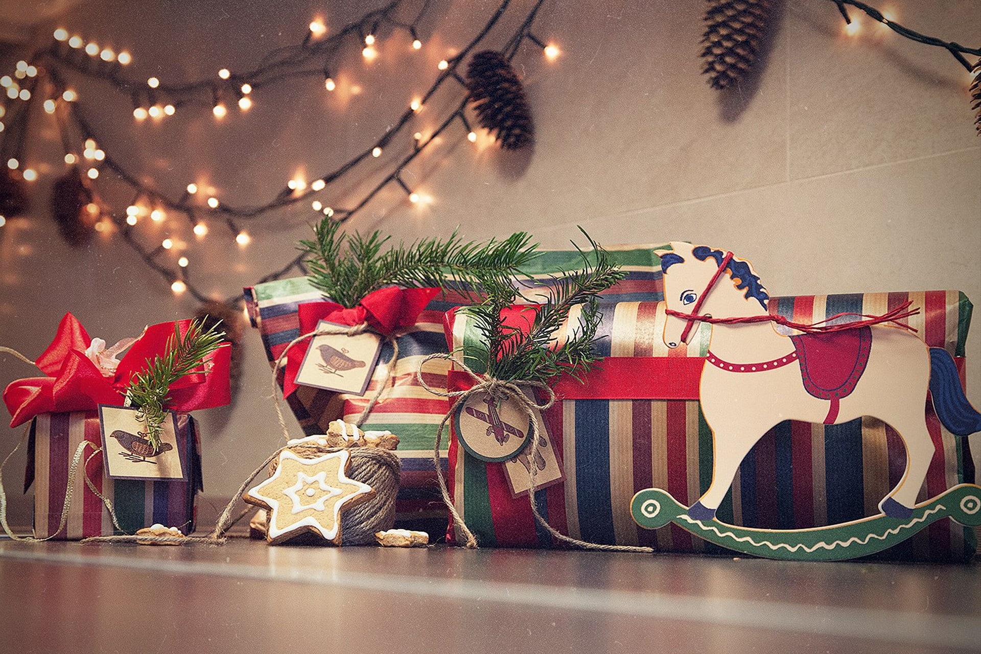 Garland, new, year, New Year, christmas, gifts, ornament, horse, lot, 1080P, HD Wallpaper