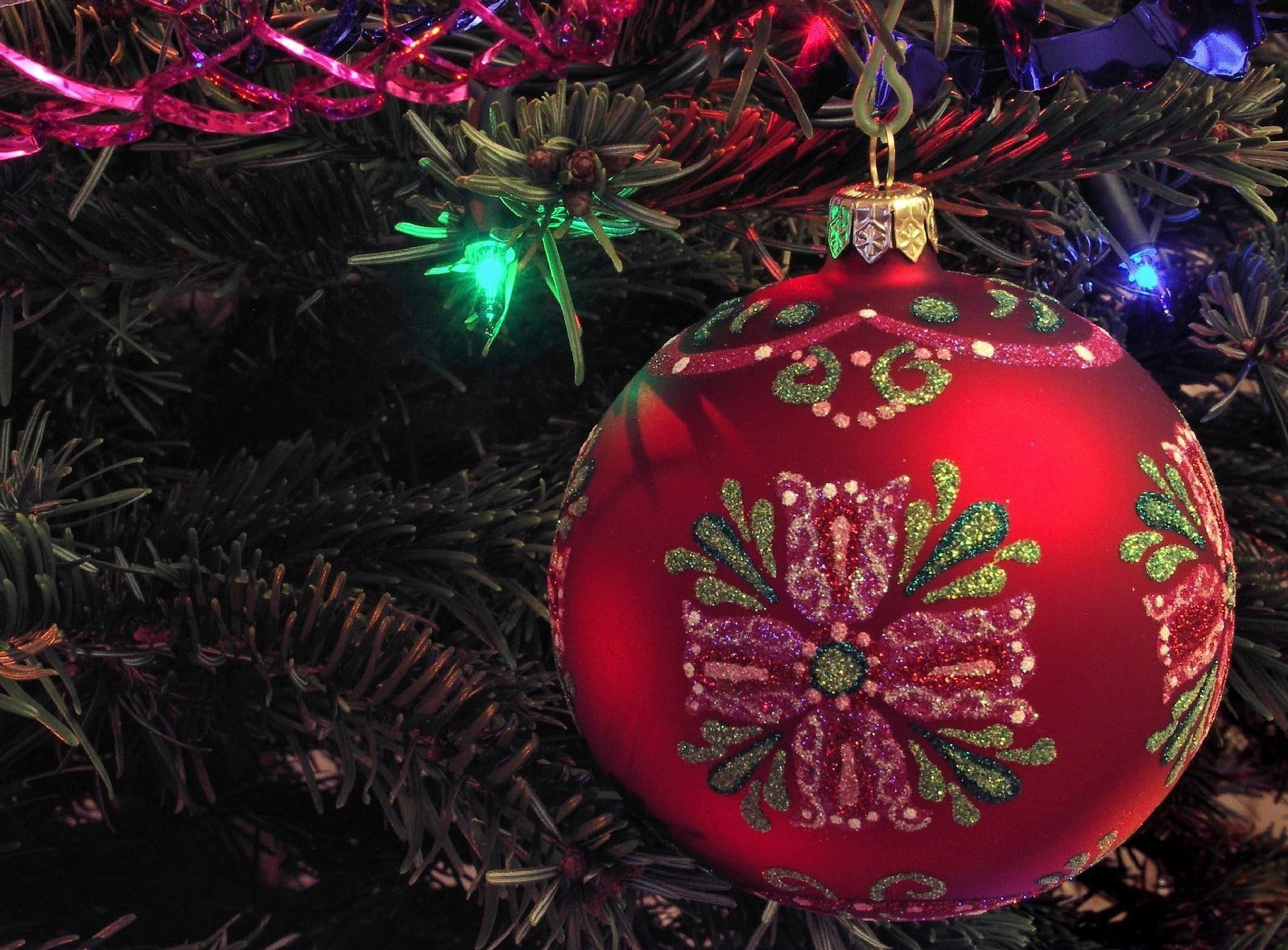 red, ball, thread, christmas, christmas decorations, garland, baubles, needles, 720P, decorations, pattern, HD Wallpaper
