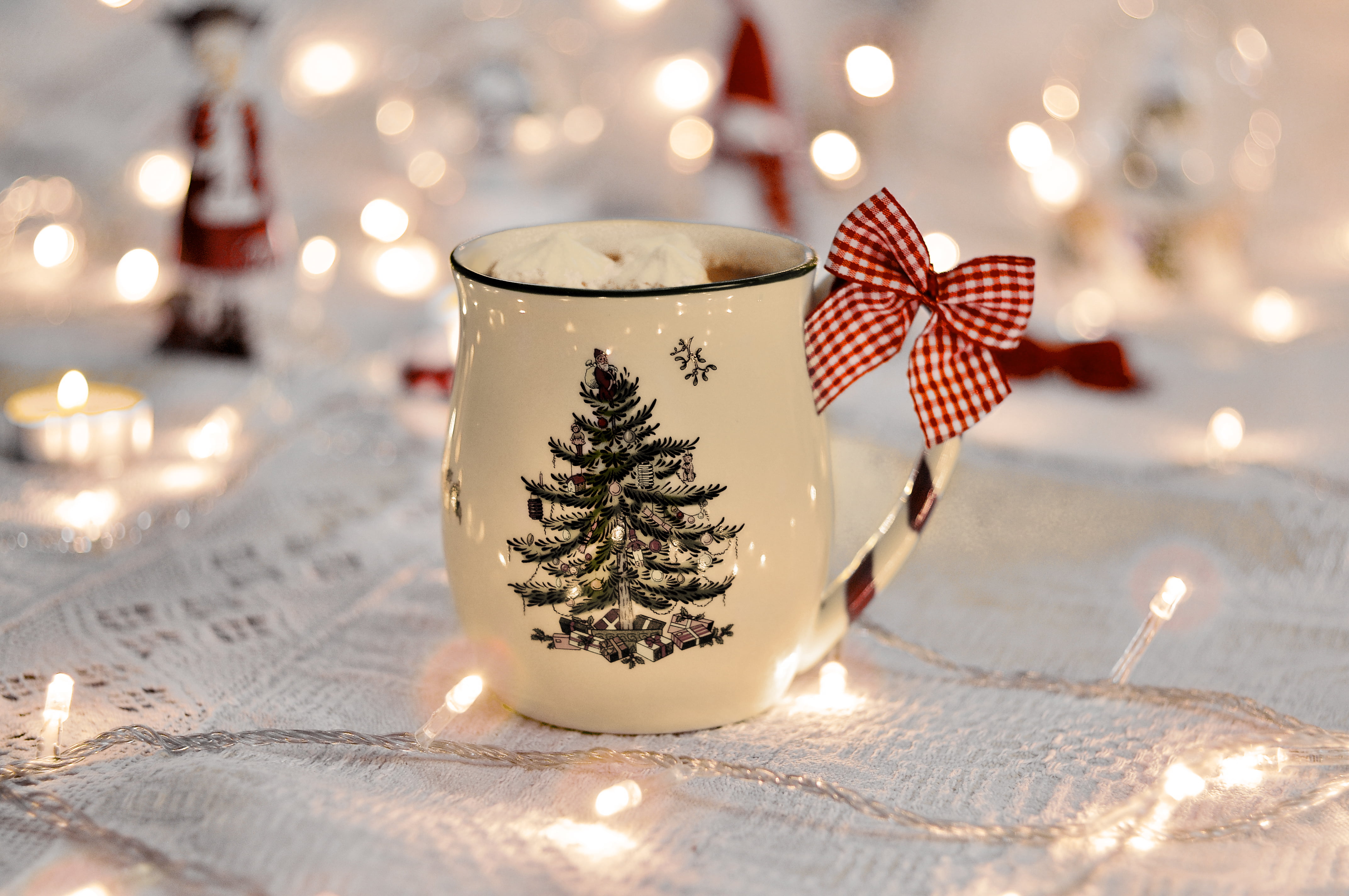 red, 4K, ornate, christmas Ornament, bow, wood - Material, close-up, new year, table, gift, christmas Tree, selective focus, shiny, no People, snow, cultures, HD Wallpaper