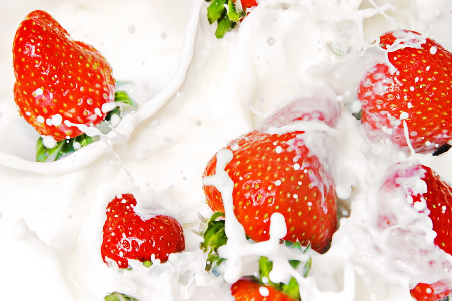 no people, garnish, 720P, nature, drop, splash, freshness, berry fruit, berry, red, style, wet, dessert, falling, dairy product, snack, yogurt, close-up, HD Wallpaper