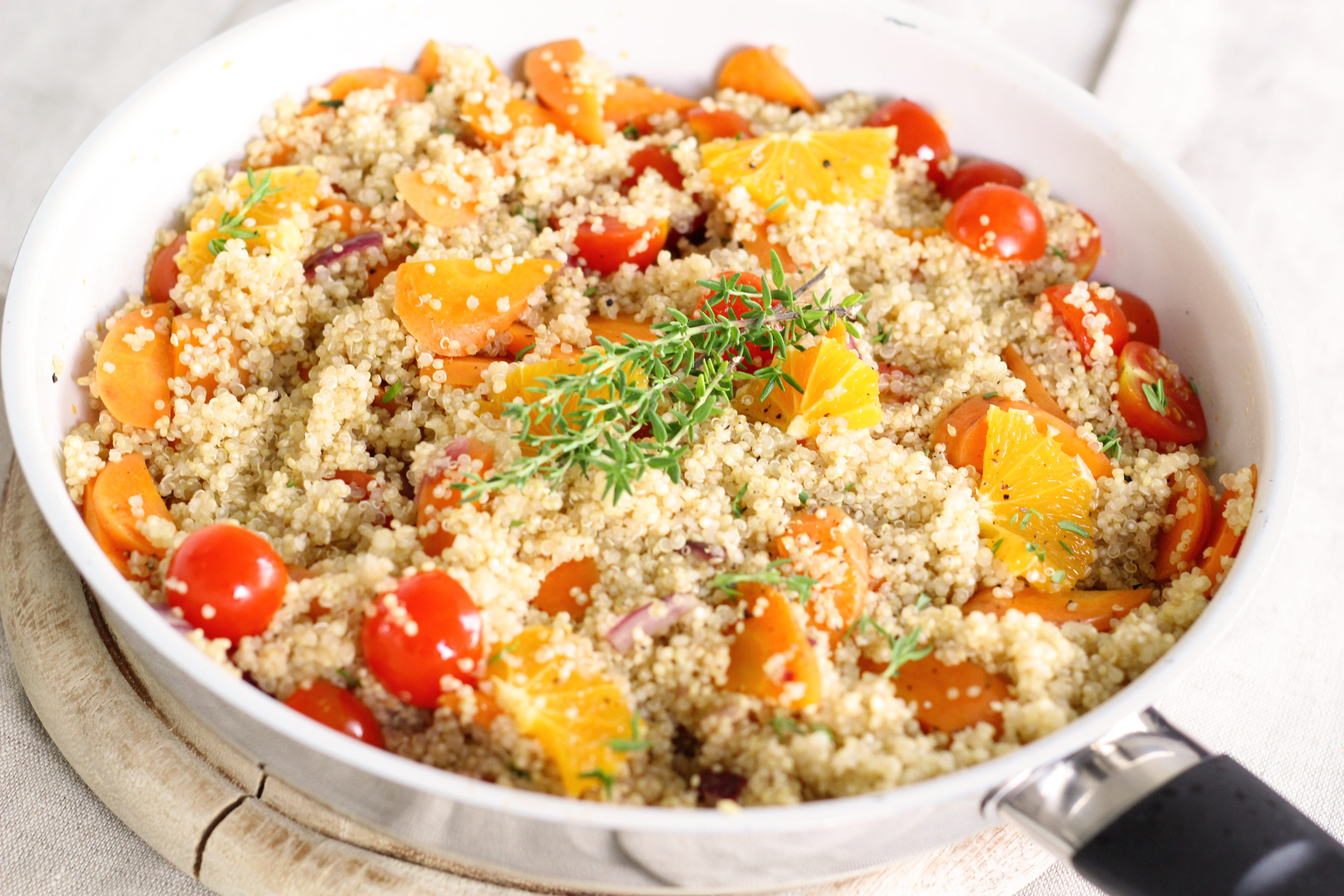 tomatoes, onion, ready-to-eat, bowl, vegetarian, healthy eating, freshness, piquant, quinoa, vegan, bright, studio shot, food, color, delicious, meal, eat, HD Wallpaper