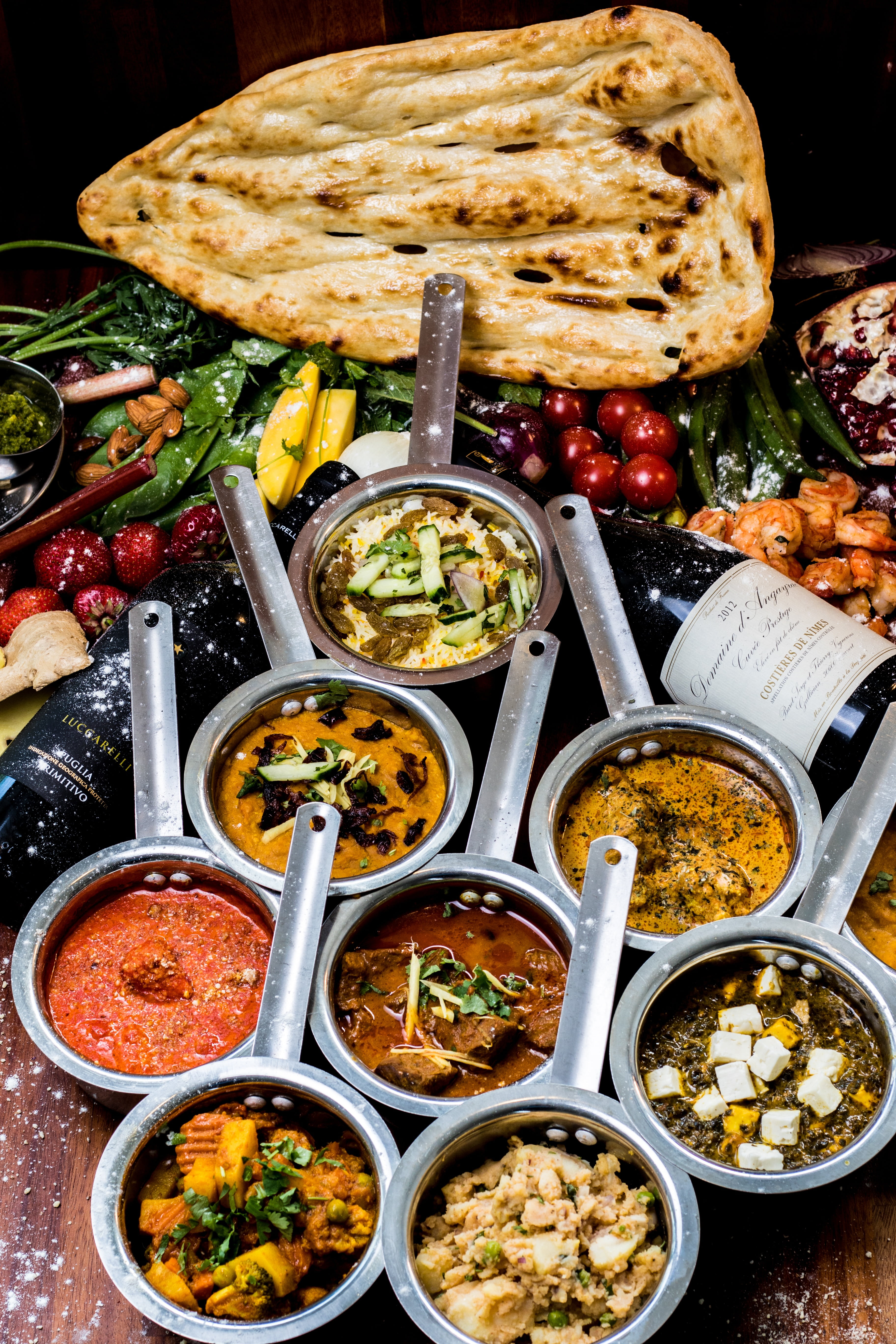 comfort, no people, serving size, roti, meal, bread, choice, sauce, directly above, meat, 5K, the middle east, still life, indian, table, freshness, healthy, Phone HD Wallpaper