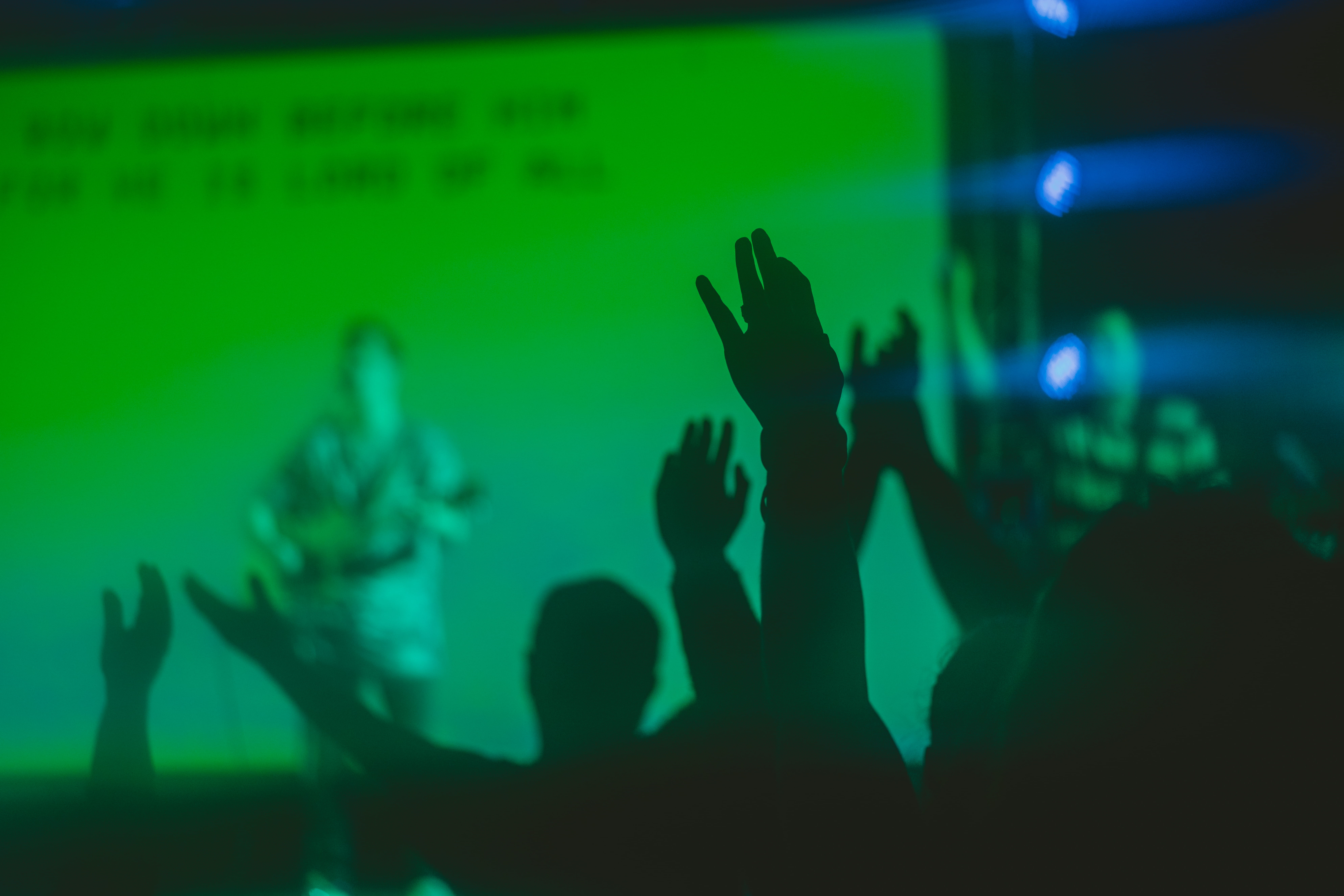 music festival, lighting equipment, church, light, rock music, bass, praise, guy, human arm, night, guitar, crowd, arts culture and entertainment, HD Wallpaper
