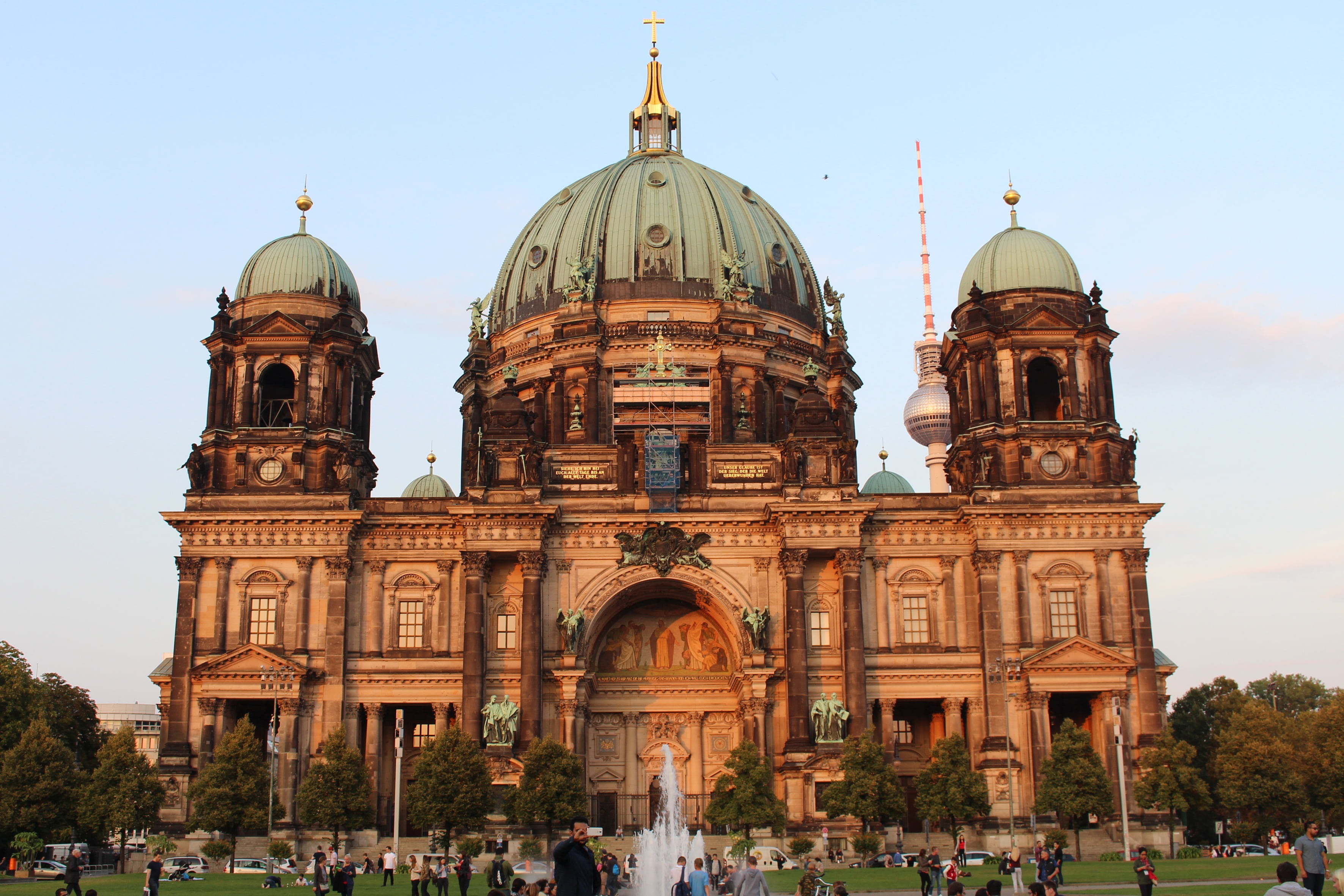 belief, religion, outdoors, large group of people, 2K, places of interest, dome, high building, capital, group of people, historically, city, historic building, HD Wallpaper