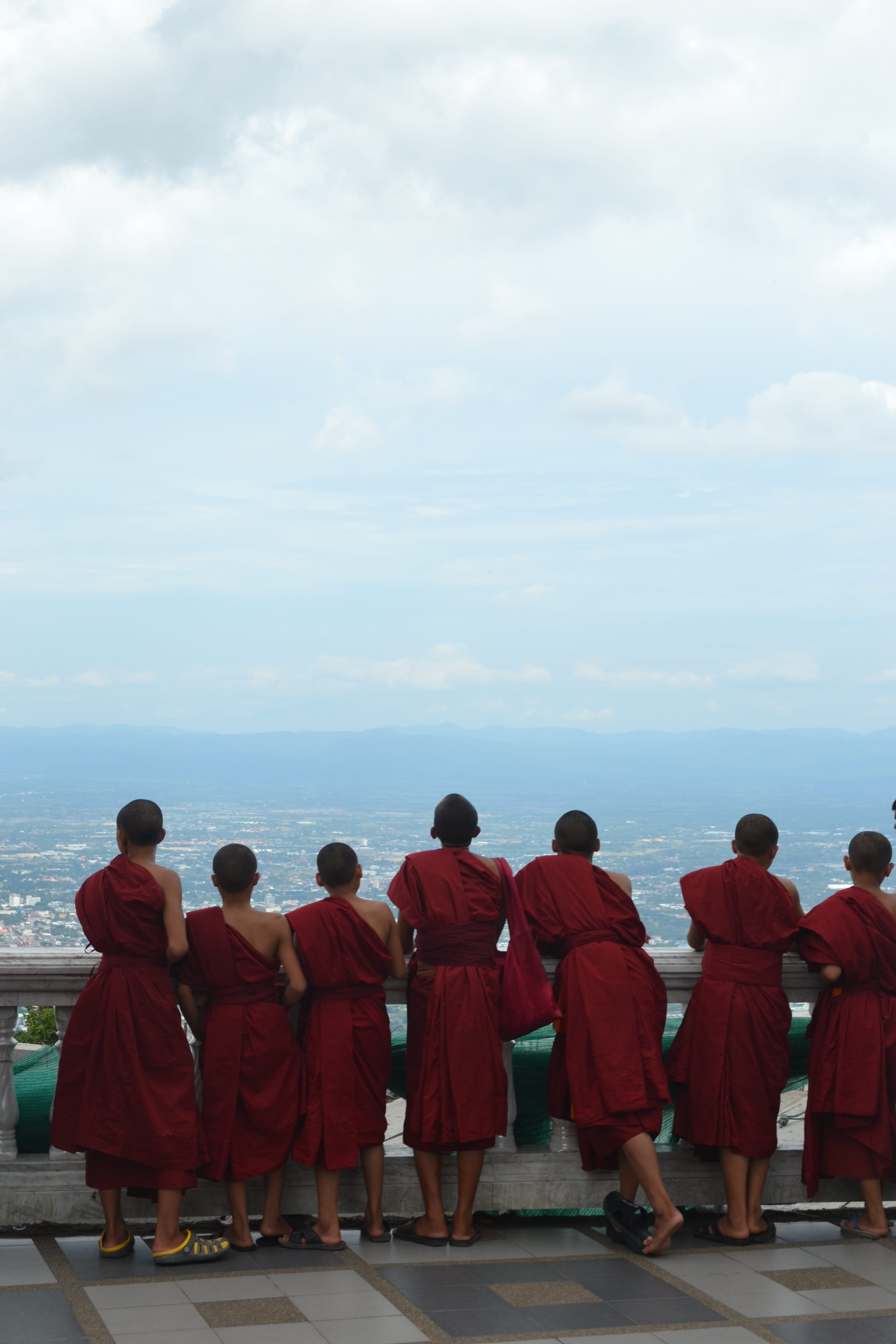 monk - Religious Occupation, medium group of people, clothing, asia, crowd, 4K, horizon over water, spirituality, day, sea, water, rear view, Thailand, Phone HD Wallpaper