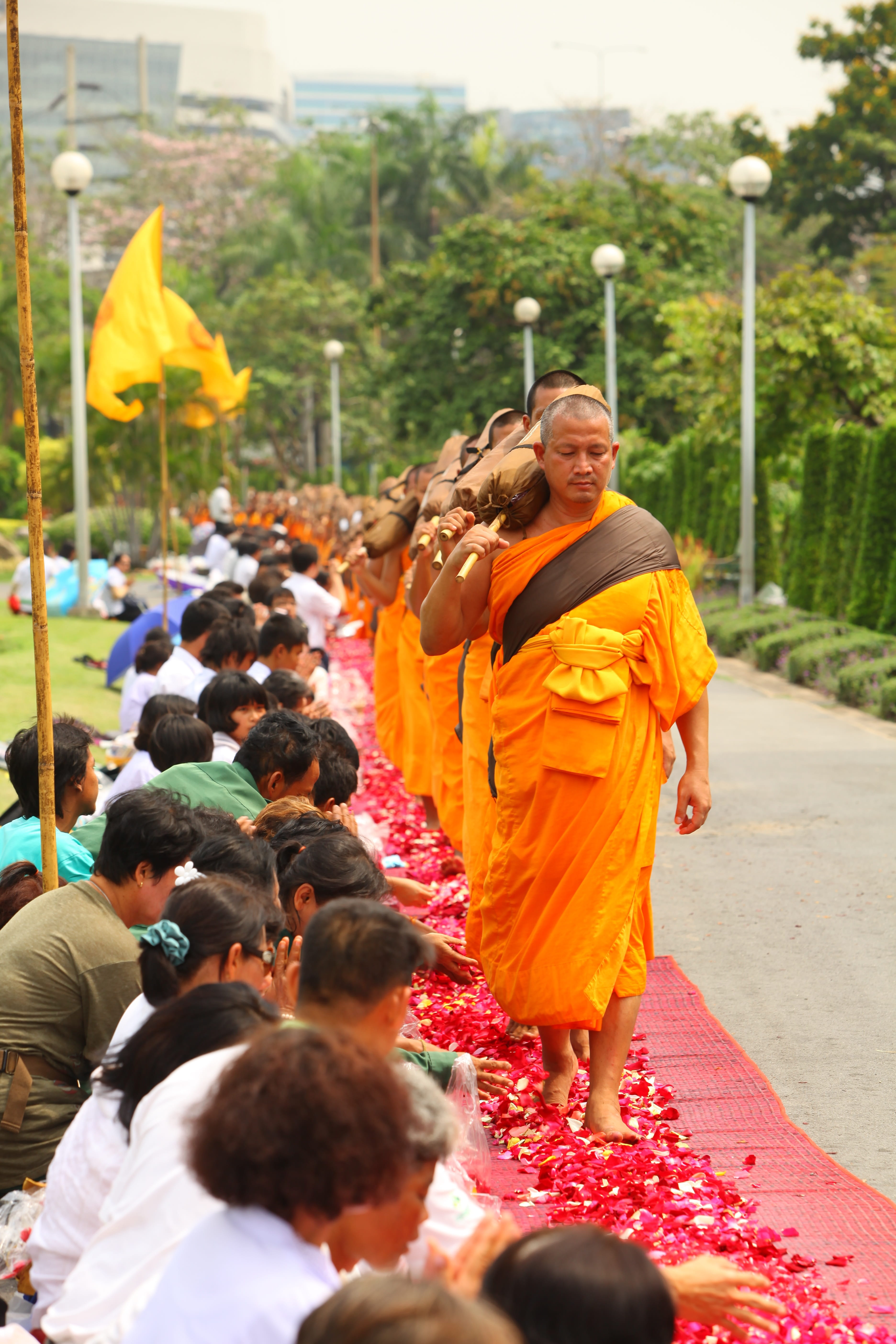 standing, wat, spirituality, traditional clothing, more than, Monks, Buddhists, togetherness, women, group of people, budhas, outdoors, east Asian Culture, Phone HD Wallpaper