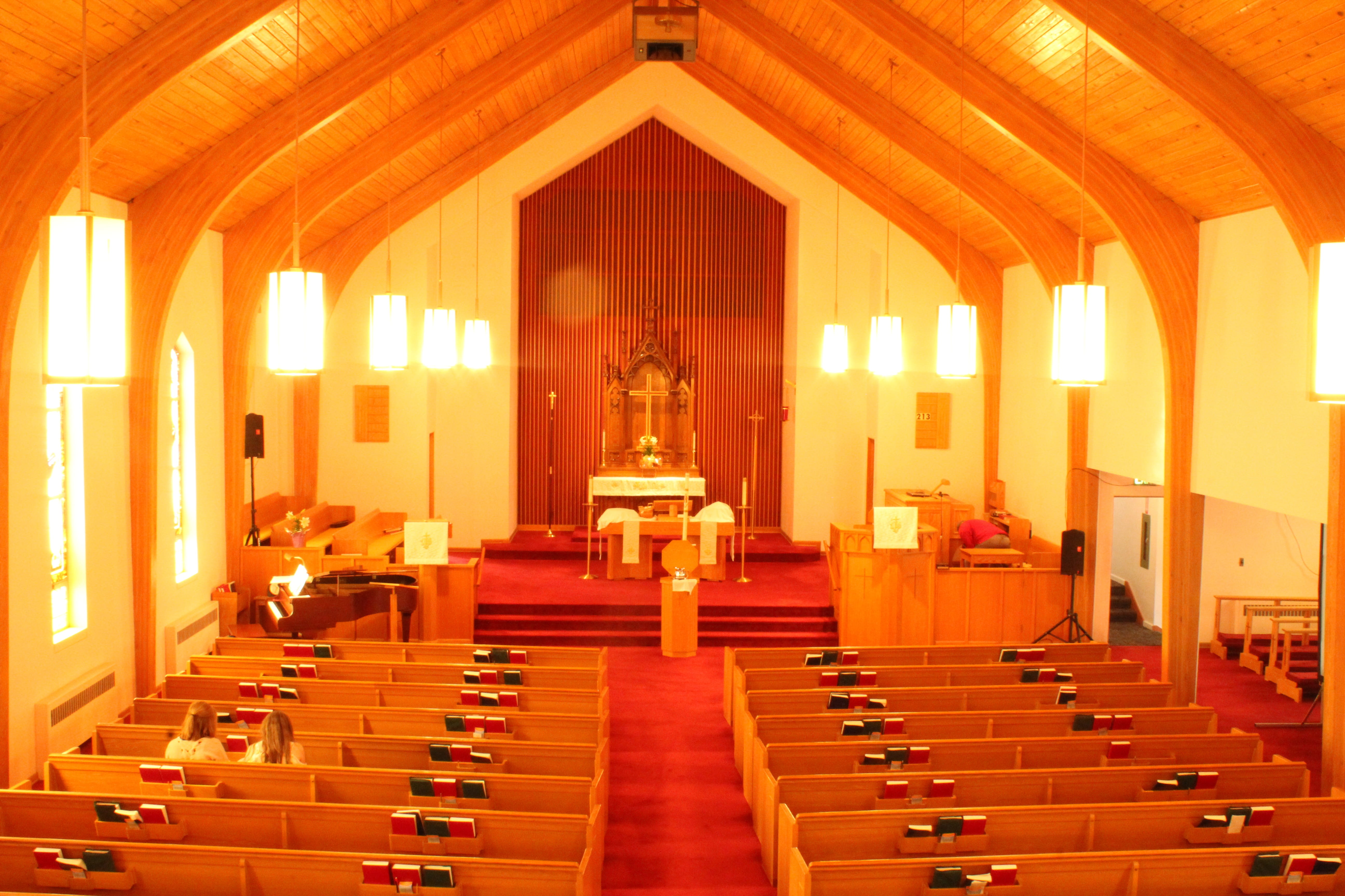 in a row, lighting equipment, arch, religion, absence, built structure, 5K, empty, chair, no people, wood, architecture, inside, holy week, luxury, seat, HD Wallpaper