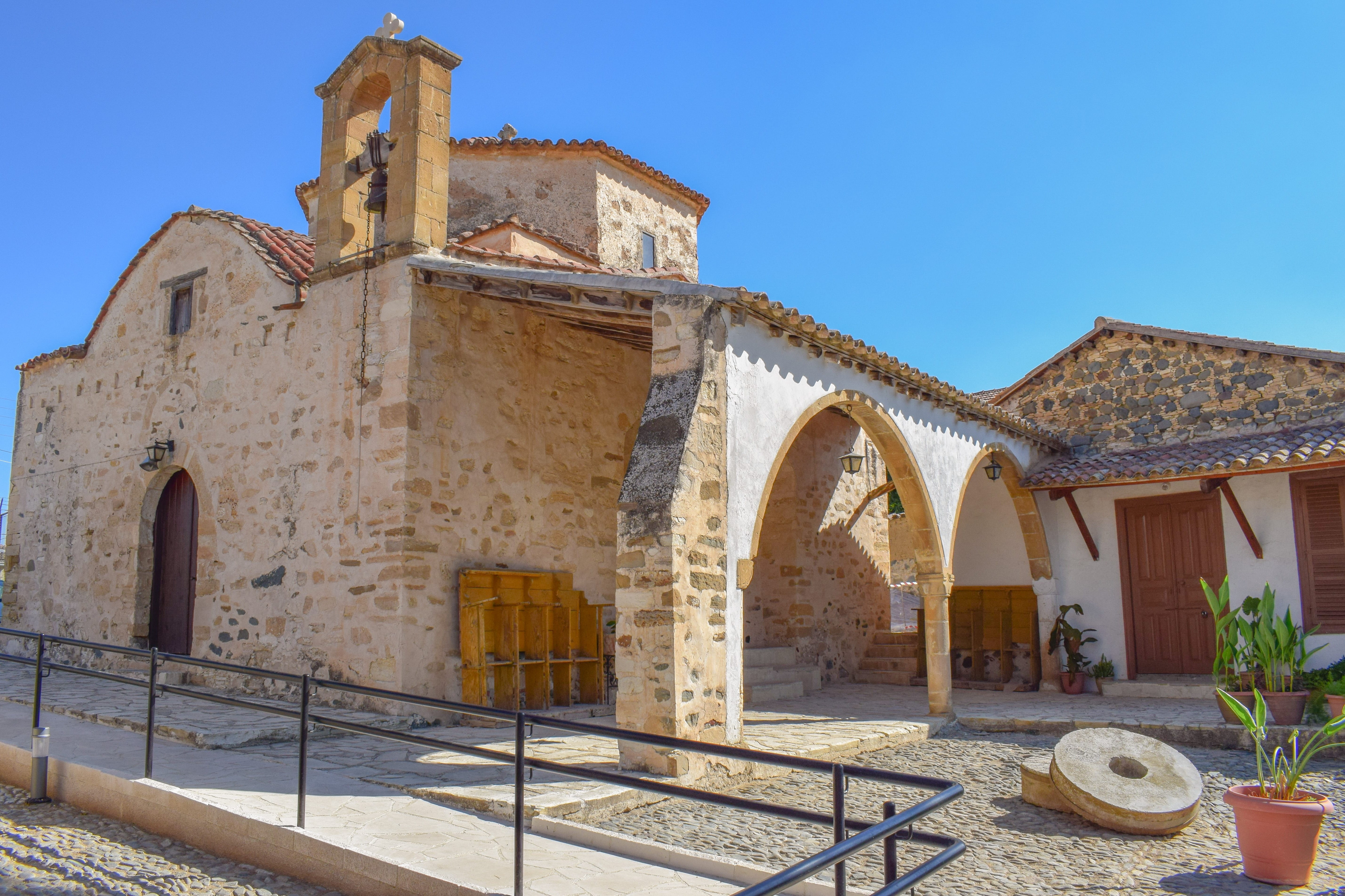 history, building exterior, city, pera oreinis, church, religion, nature, orthodox, street, old, christianity, wall, arch, tourism, outdoors, clear sky, HD Wallpaper