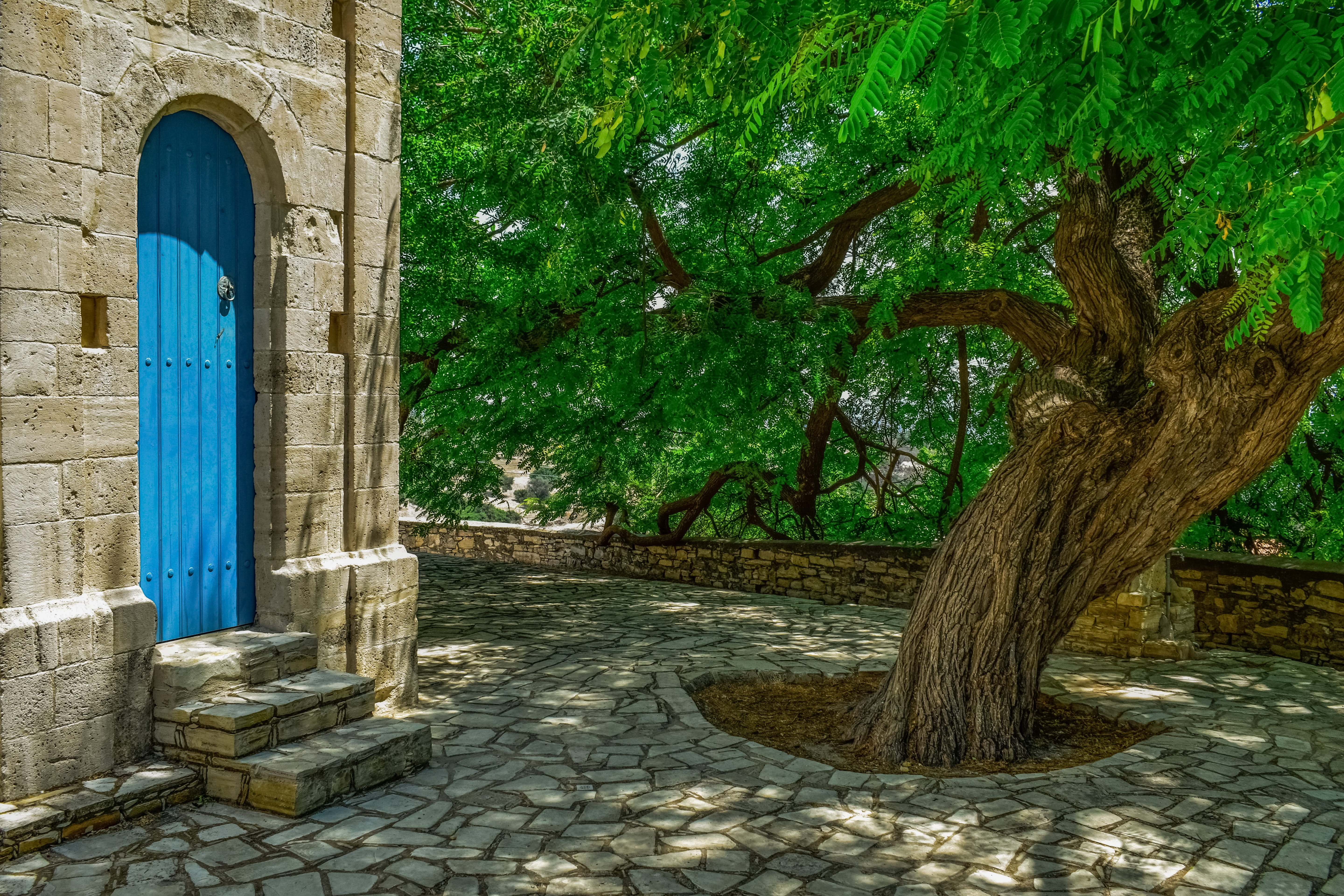 kato lefkara, 5K, no people, day, cyprus, entrance, sunlight, paving stone, architecture, built structure, plant, door, tree trunk, growth, building exterior, HD Wallpaper