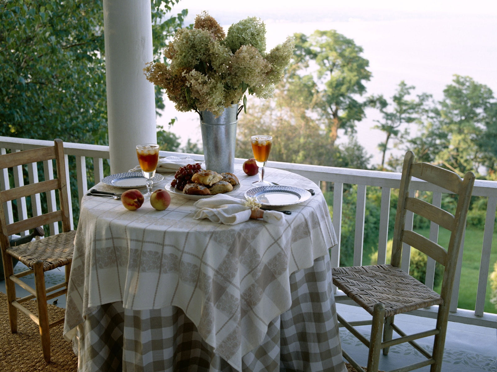 no People, drinking Glass, 720P, tree, absence, napkin, patio, nature, romance, place setting, table, celebration, elegance, dining, day, decoration, plant, HD Wallpaper