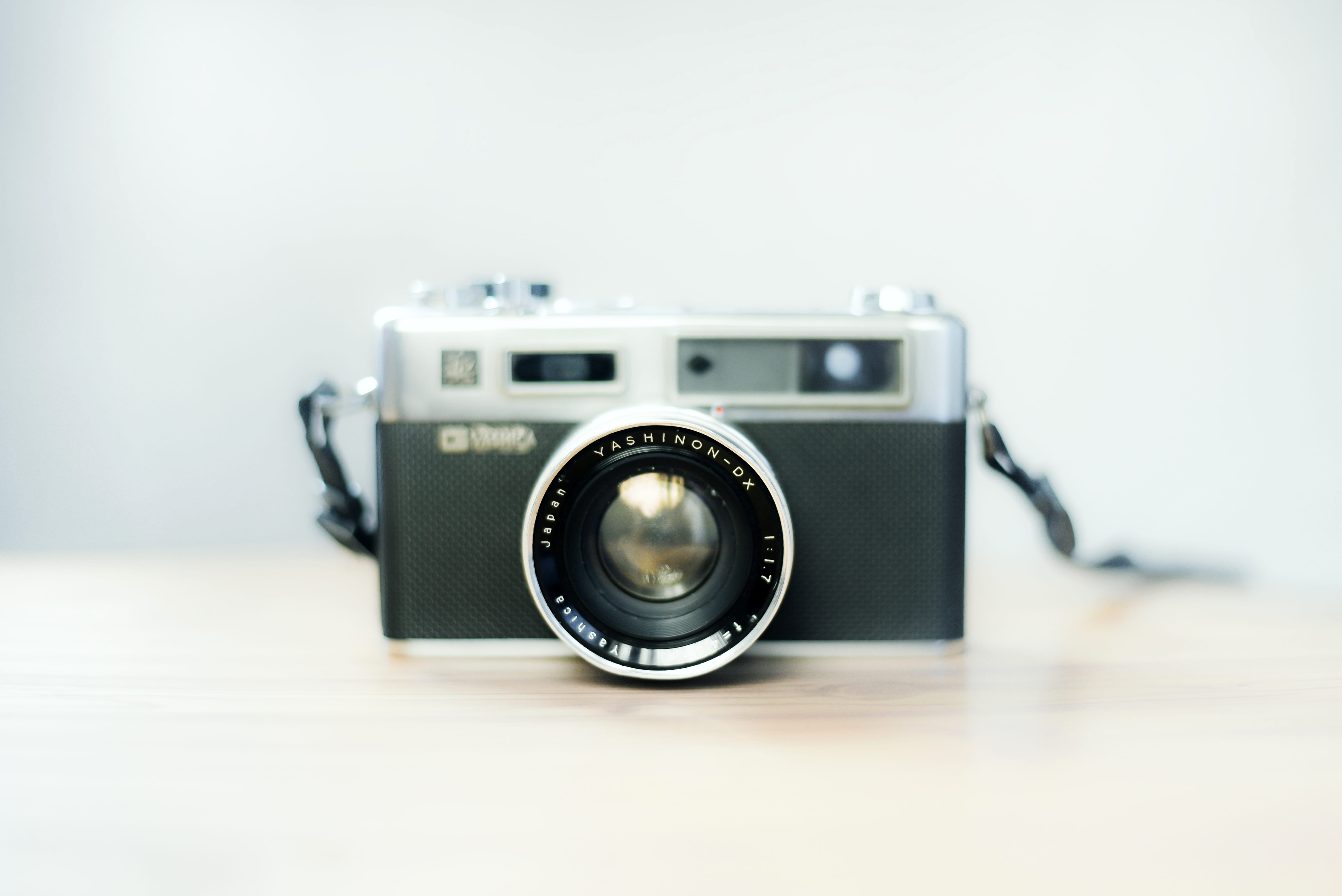 yashica, camera, single object, argentina, studio shot, photography, antique, 5K, metal, len, lens, silver colored, lens - eye, 35mm, film, close-up, no people, HD Wallpaper