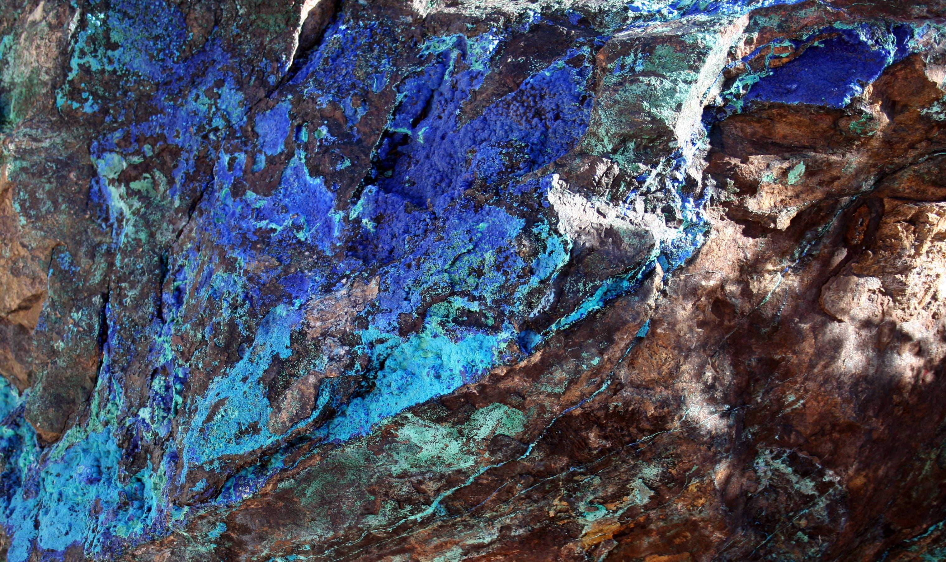 blue, rough, white, malachite, beauty in nature, no people, gem, solid, eroded, brown, 2K, geology, textured, stone, close-up, day, backgrounds, rock - object, HD Wallpaper