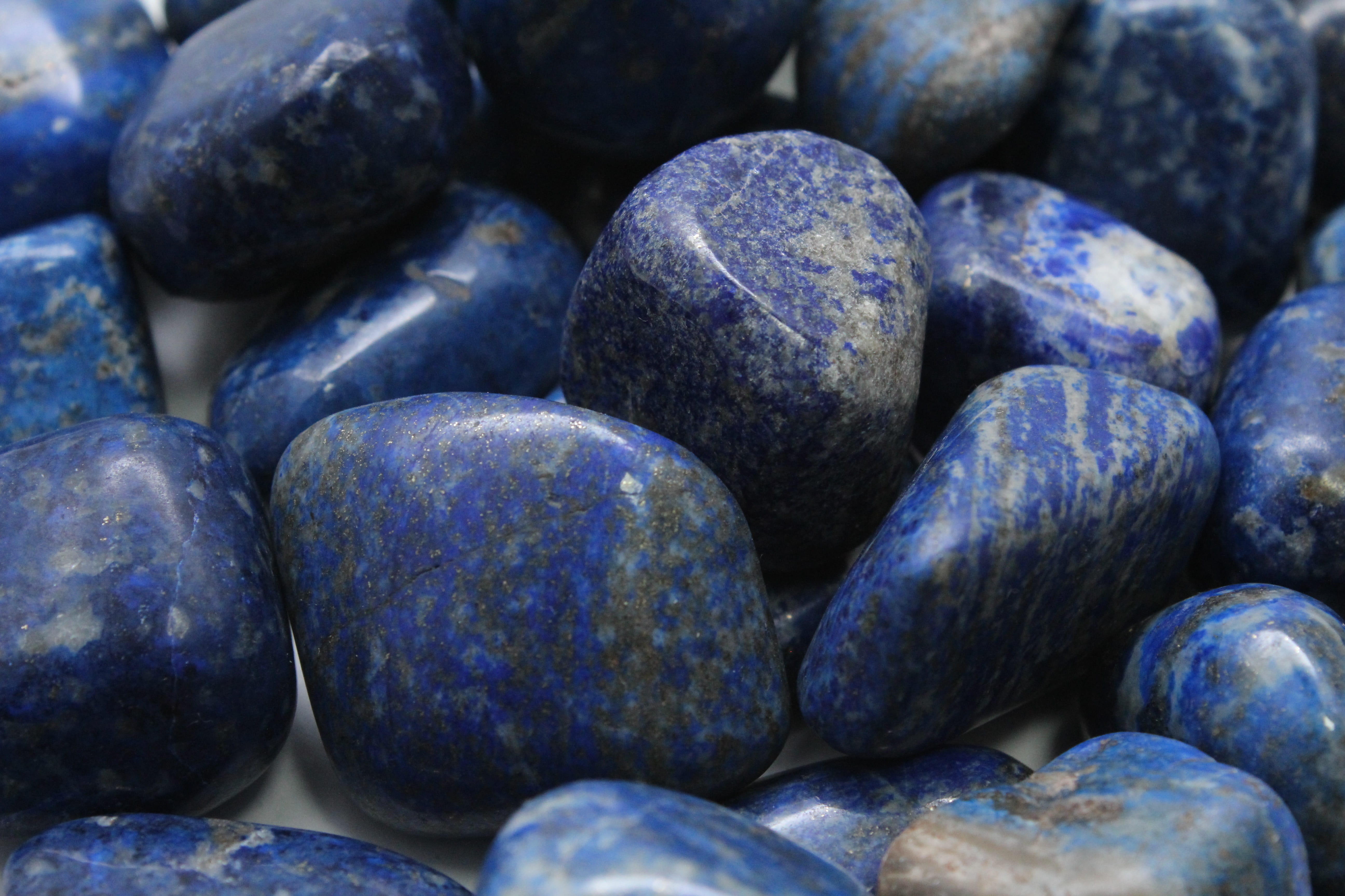indoors, healthy eating, food and drink, lapis lazuli, stone, large group of objects, lapislazuli, no people, cure, textured, freshness, pebble, still life, HD Wallpaper