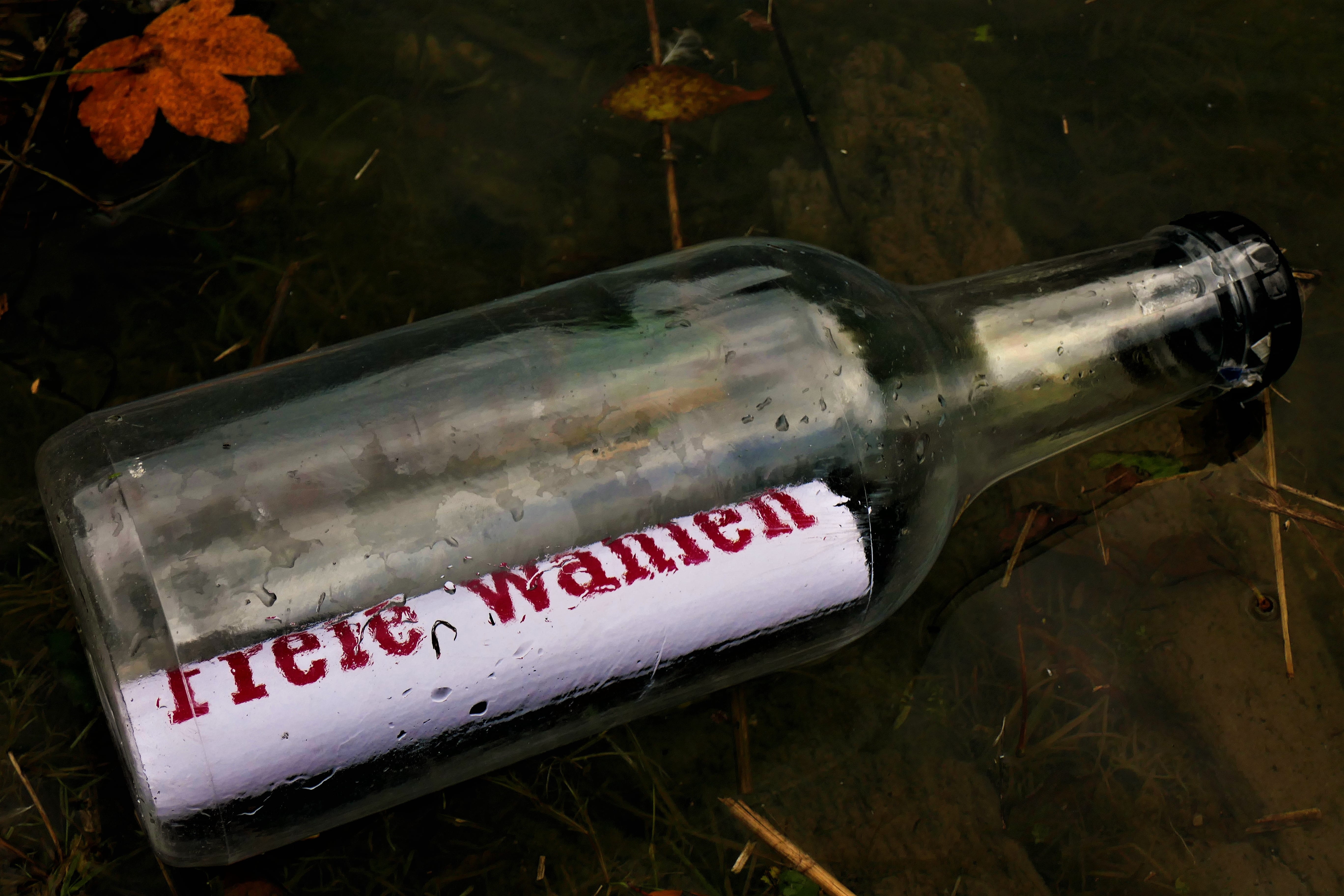 ruined, no people, communication, damaged, broken, nature, land, 5K, sign, cry for help, western script, post, message in a bottle, leave, artifact, day, HD Wallpaper
