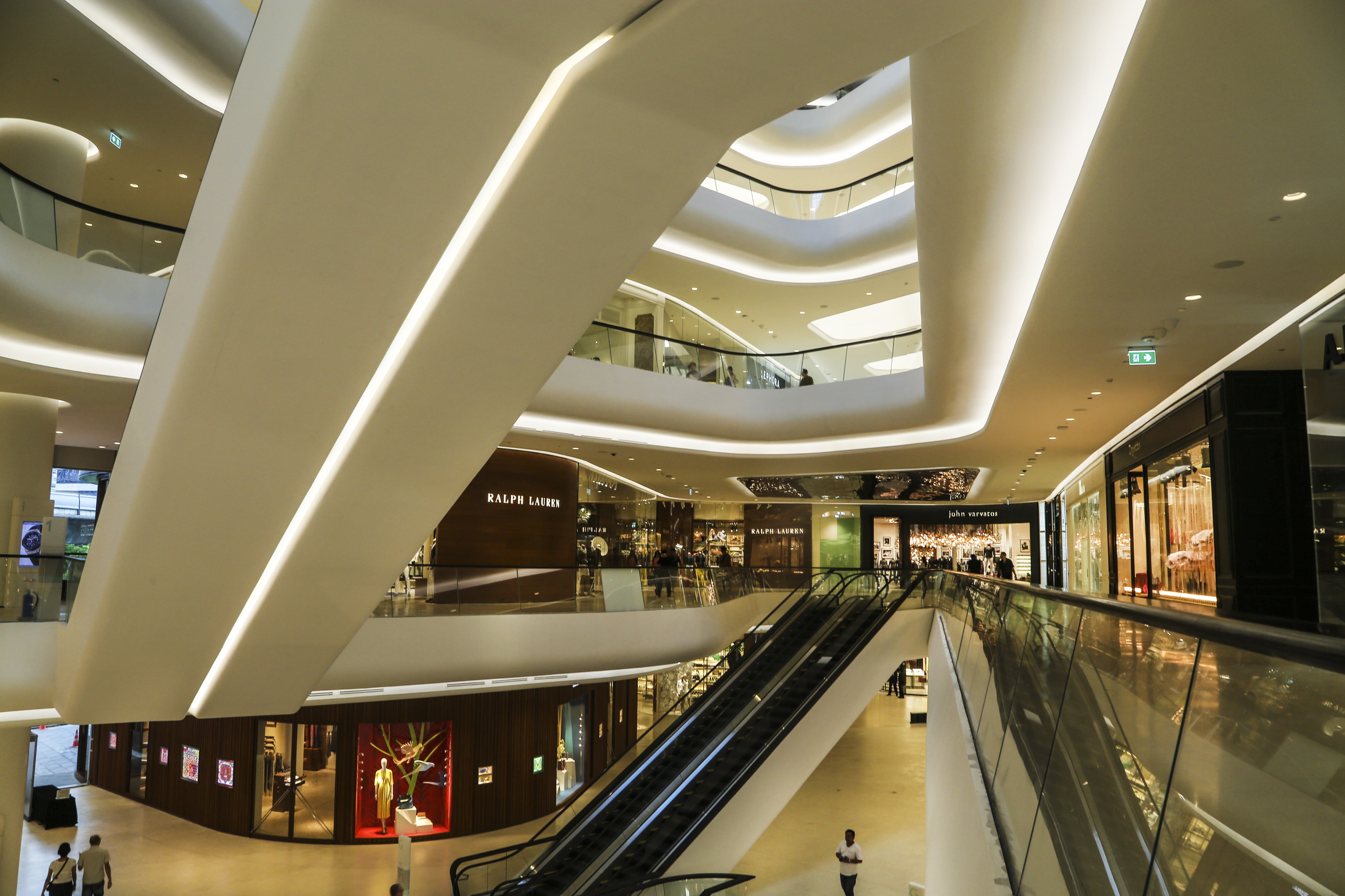 escalator, shopping mall, escalators, modern, architectural column, ceiling, luxury, bangkok, travel, shopping, transportation, incidental people, lifestyles, HD Wallpaper