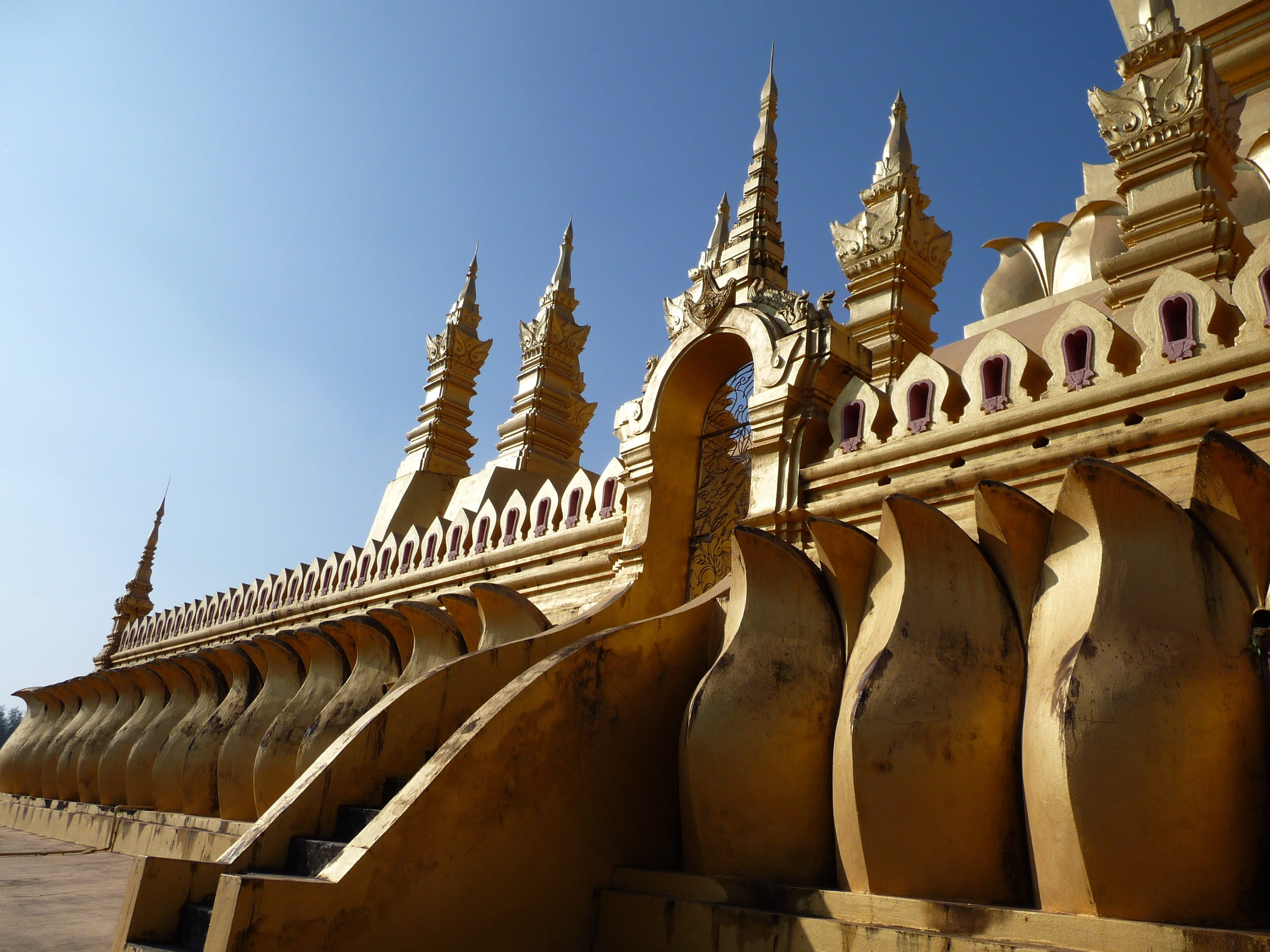 temple, architectural column, sky, city, gloss, nature, built structure, gold, clear sky, travel destinations, religion, history, outdoors, palace, the past, HD Wallpaper
