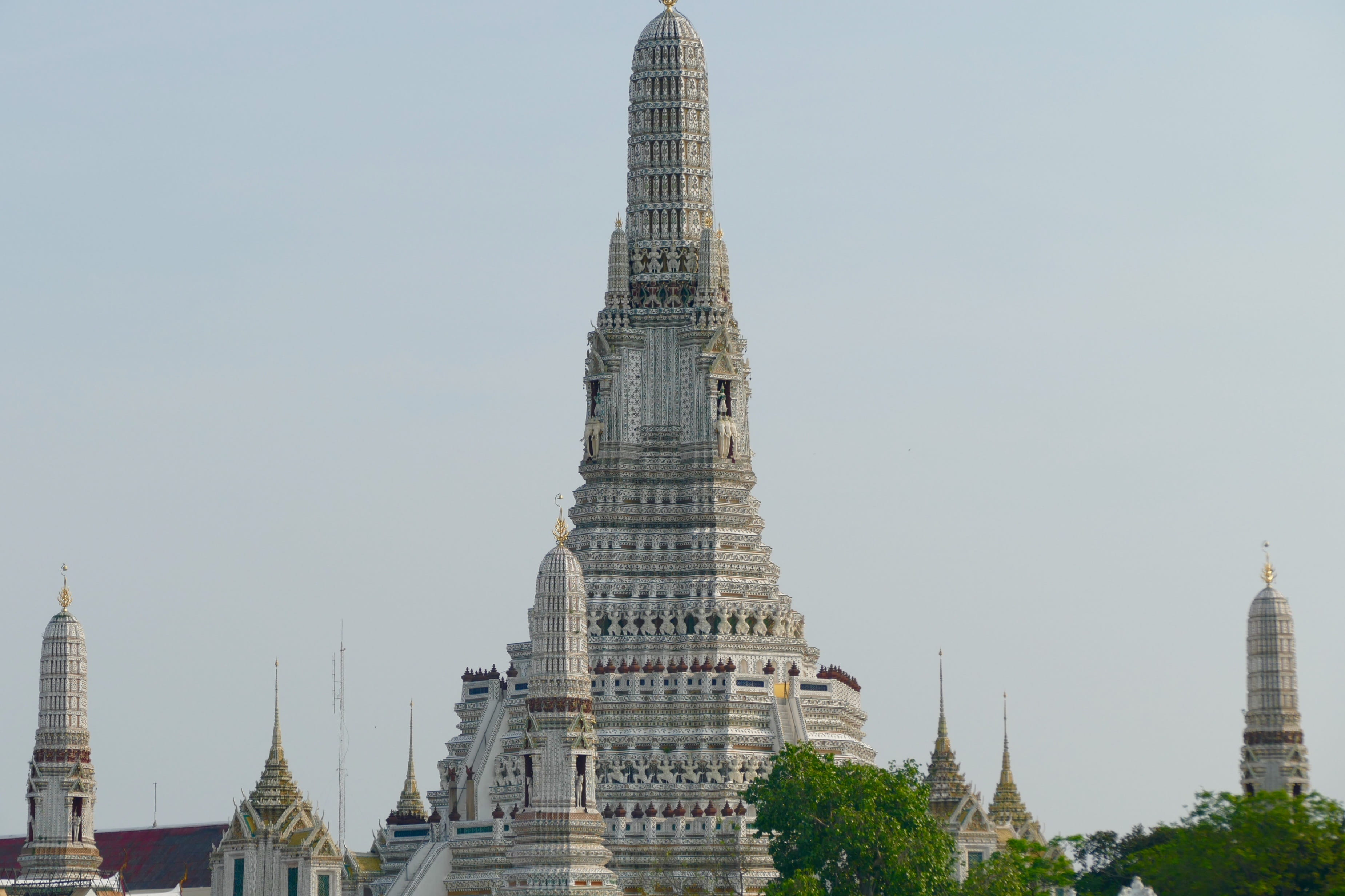 modern, architecture, travel, building exterior, bangkok, buddhist, outdoors, skyscraper, no people, roof, temple complex, tree, stupa, 2K, place of worship, HD Wallpaper