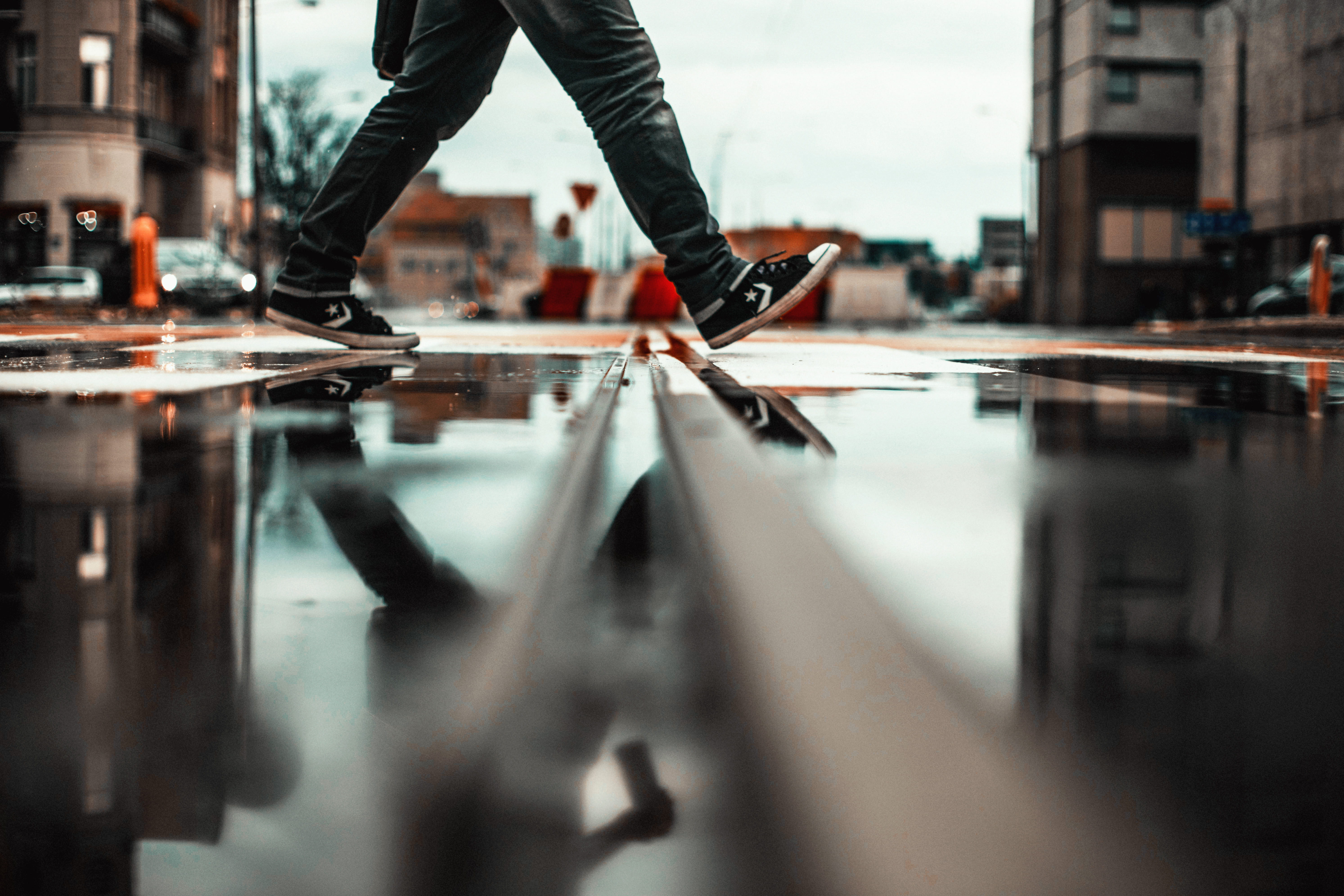 water, bokeh, built structure, day, city, human limb, feet, 5K, moody, building exterior, walking, architecture, human body part, lifestyles, leisure activity, HD Wallpaper