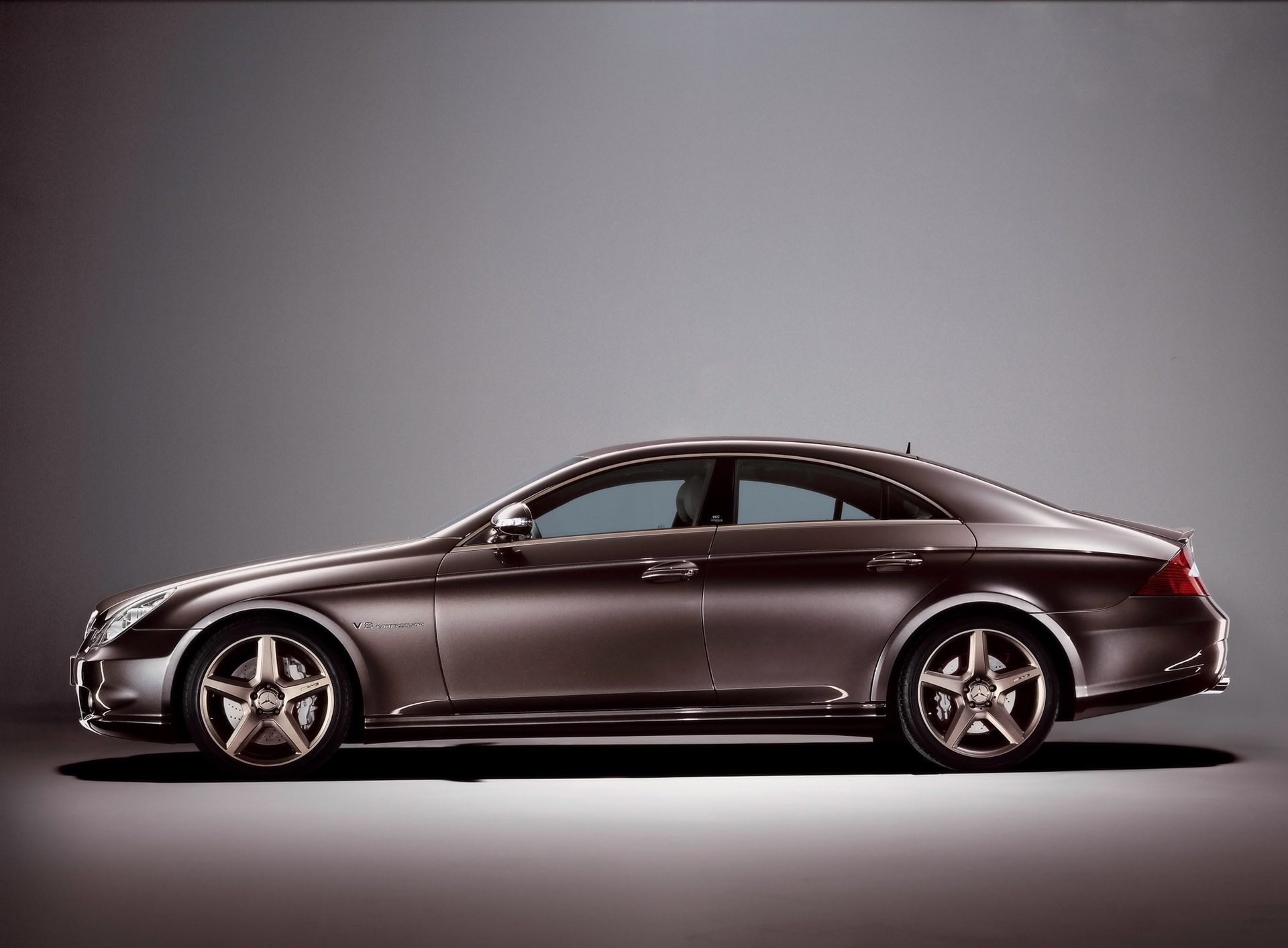 shiny, indoors, metal, motor vehicle, retro styled, no people, gray background, luxury, 2006, wealth, leather, mode of transportation, black, Ingenieur, HD Wallpaper