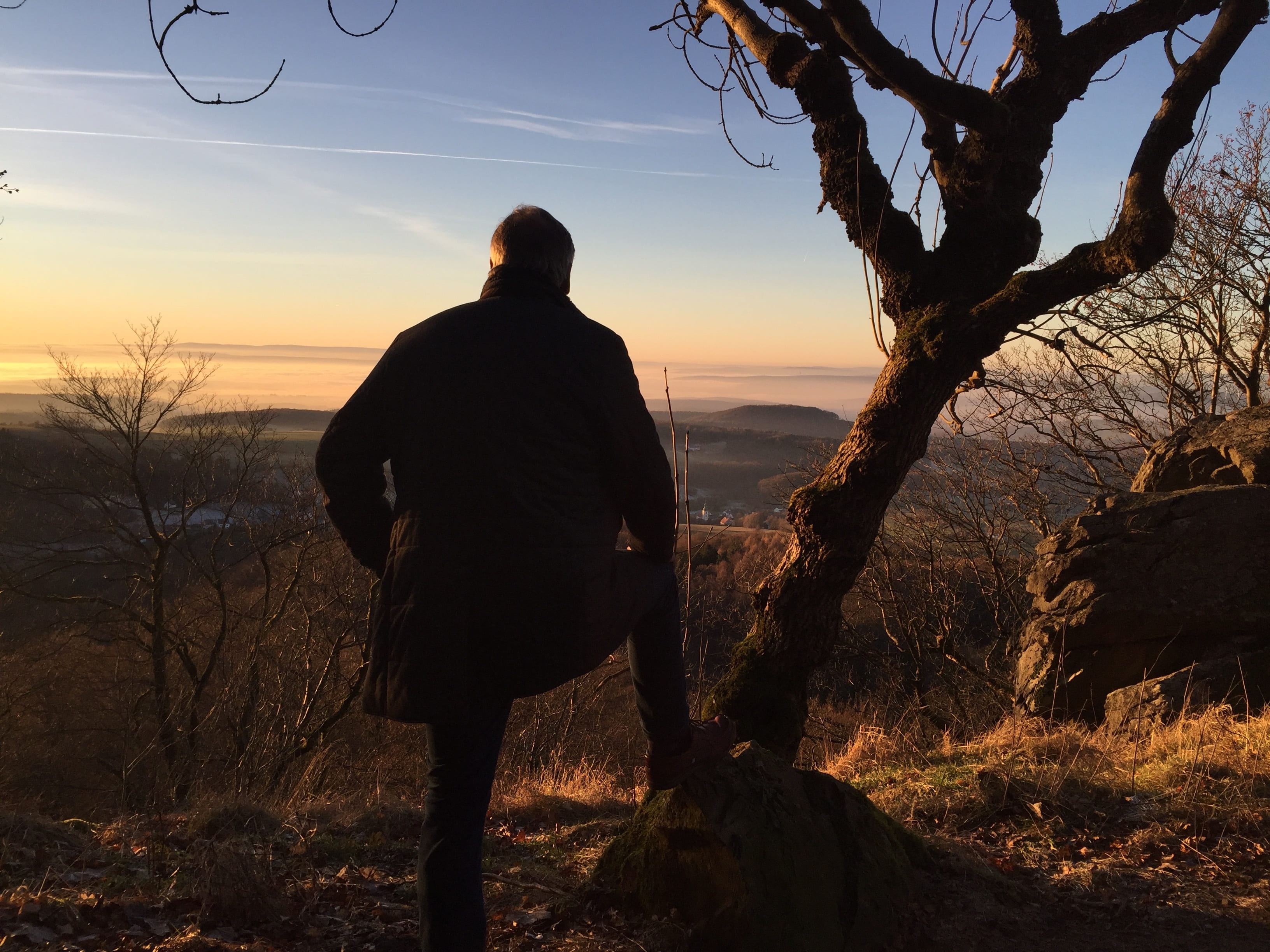 sky, outdoors, back figure, one person, lifestyles, rhön, mountain, man, leisure activity, mood, looks, non-urban scene, outlook, men, looking at view, HD Wallpaper