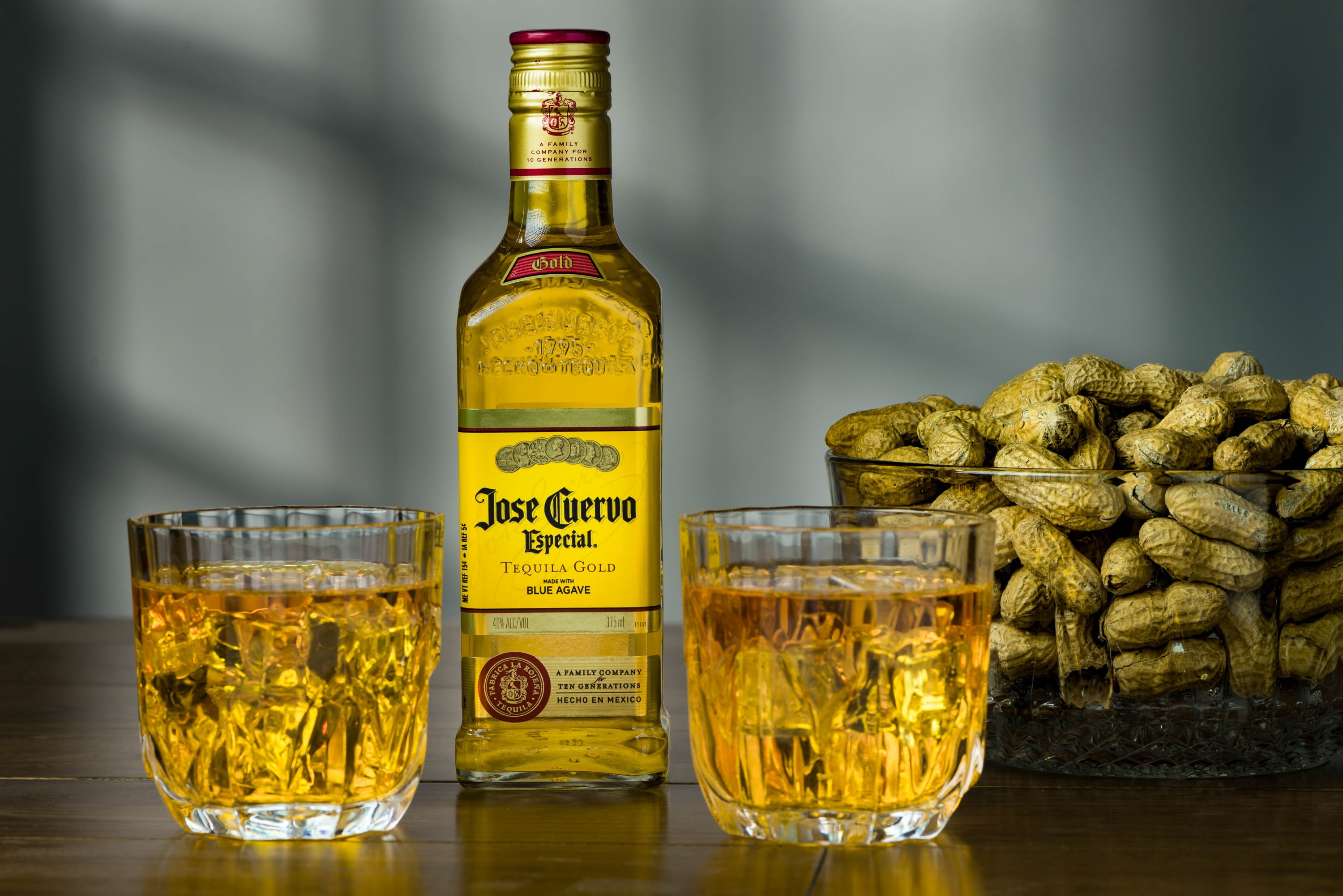 tequila, 2K, glasses, peanuts, bottle, alcohol, HD Wallpaper