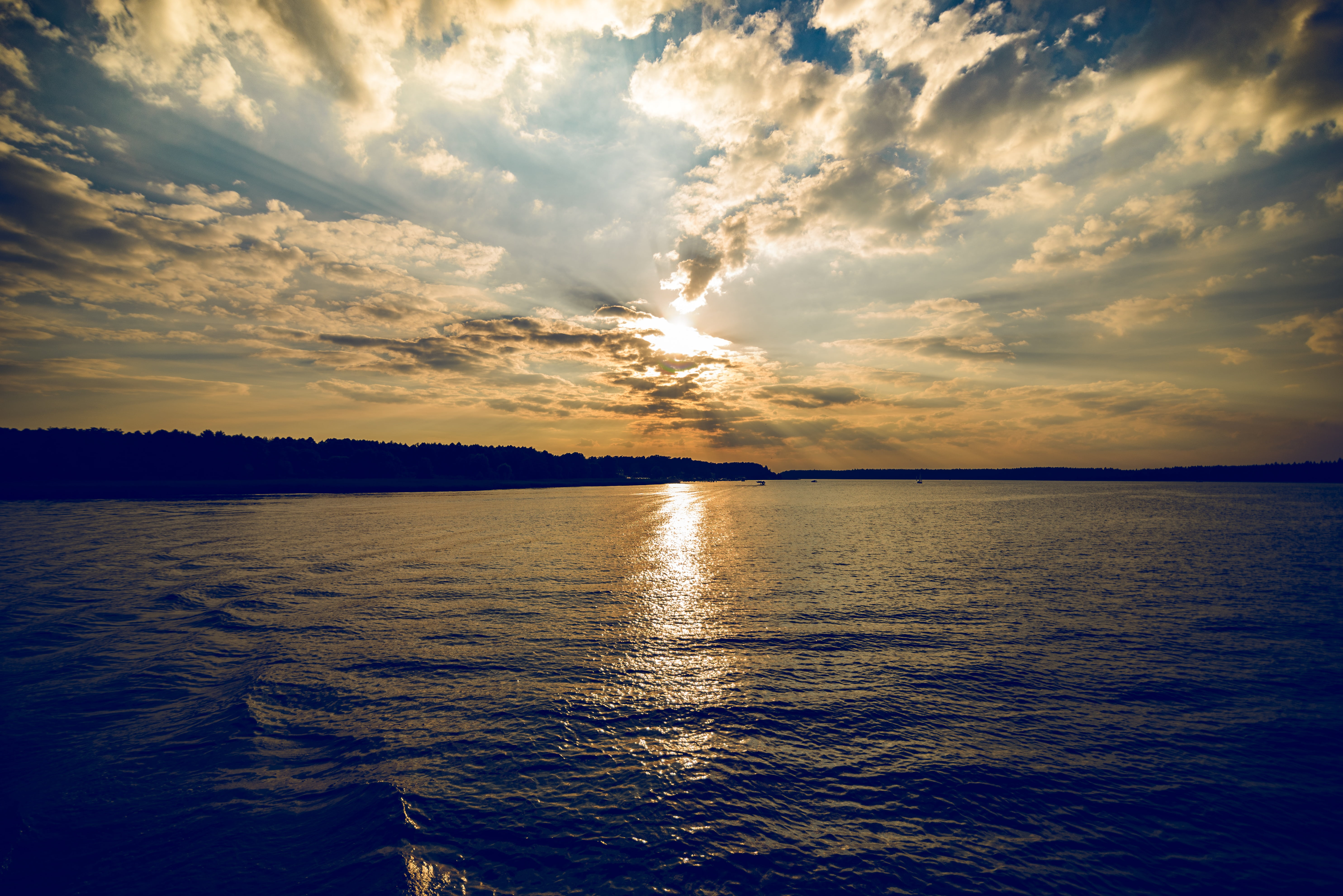 cloud - Sky, scenics - nature, tranquility, scenery, body, scenic, lake, national, scenics, sky, swimming, beauty In Nature, non-urban scene, sunlight, HD Wallpaper