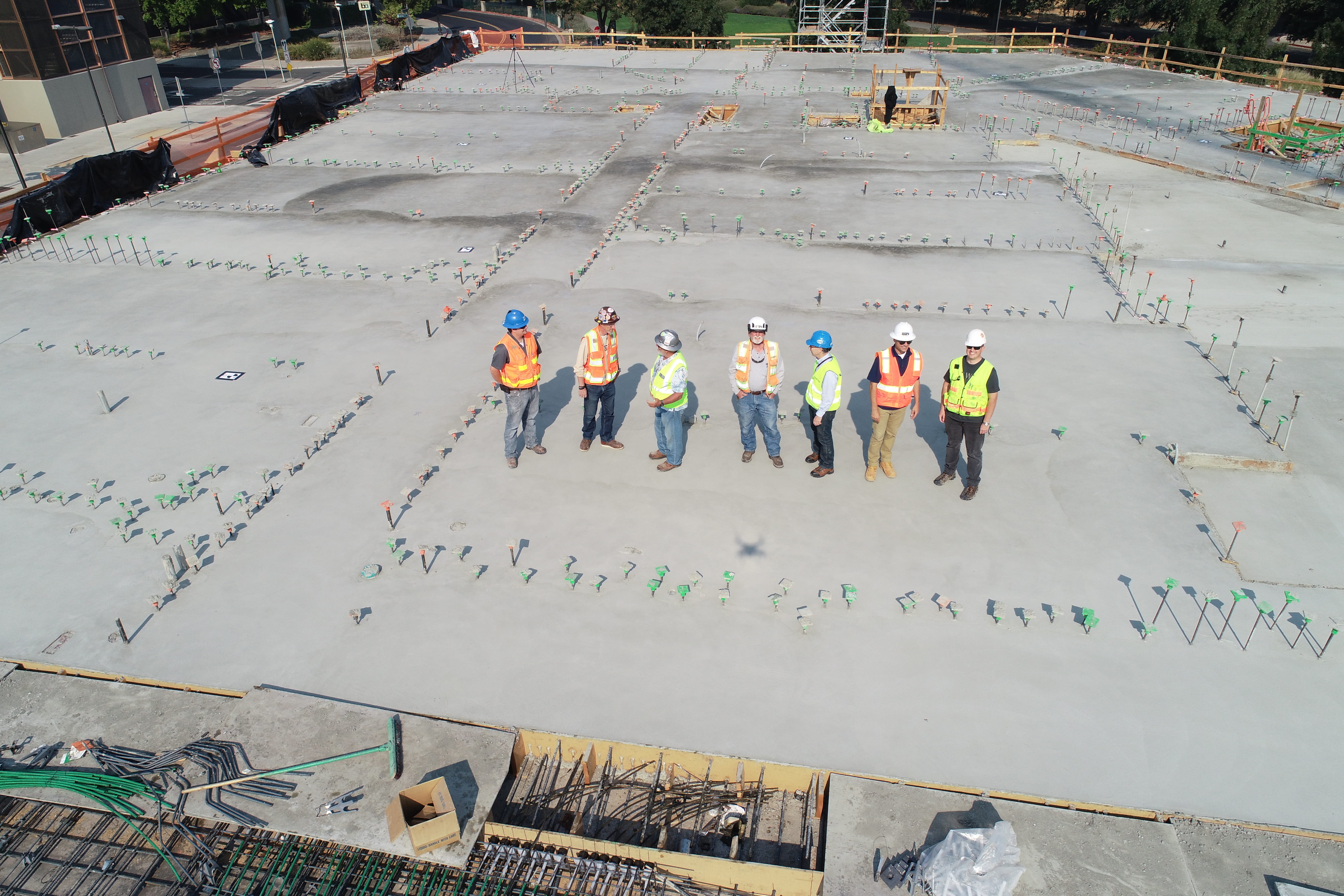 walking, males, architecture, workers, hard hats, high angle view, real people, group of people, 5K, contra costa centre, women, occupation, standing, HD Wallpaper