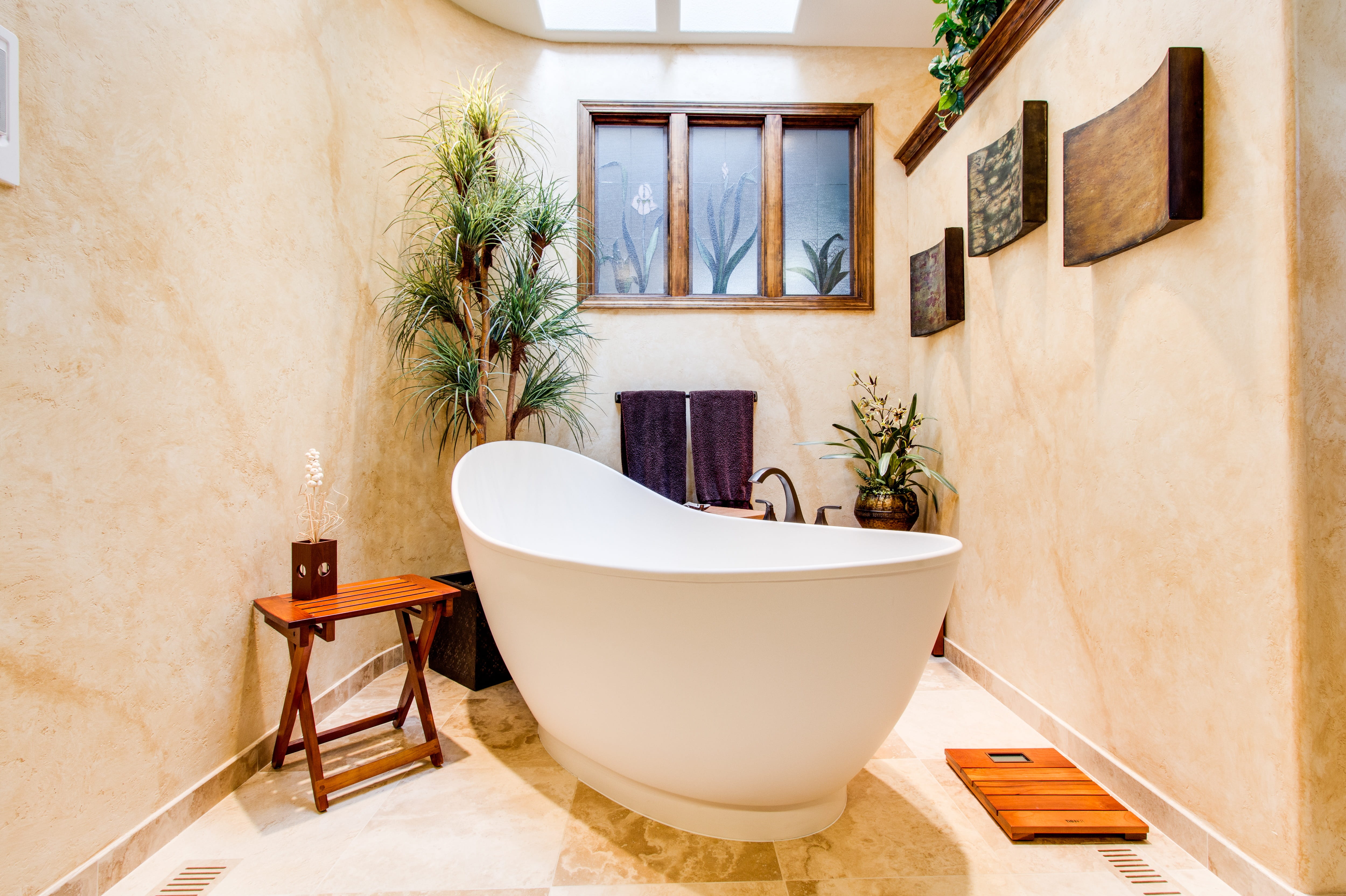absence, no people, interior design, real estate, wall - building feature, bathtub, relax, luxury, domestic bathroom, 4K, indoors, modern, residential district, HD Wallpaper