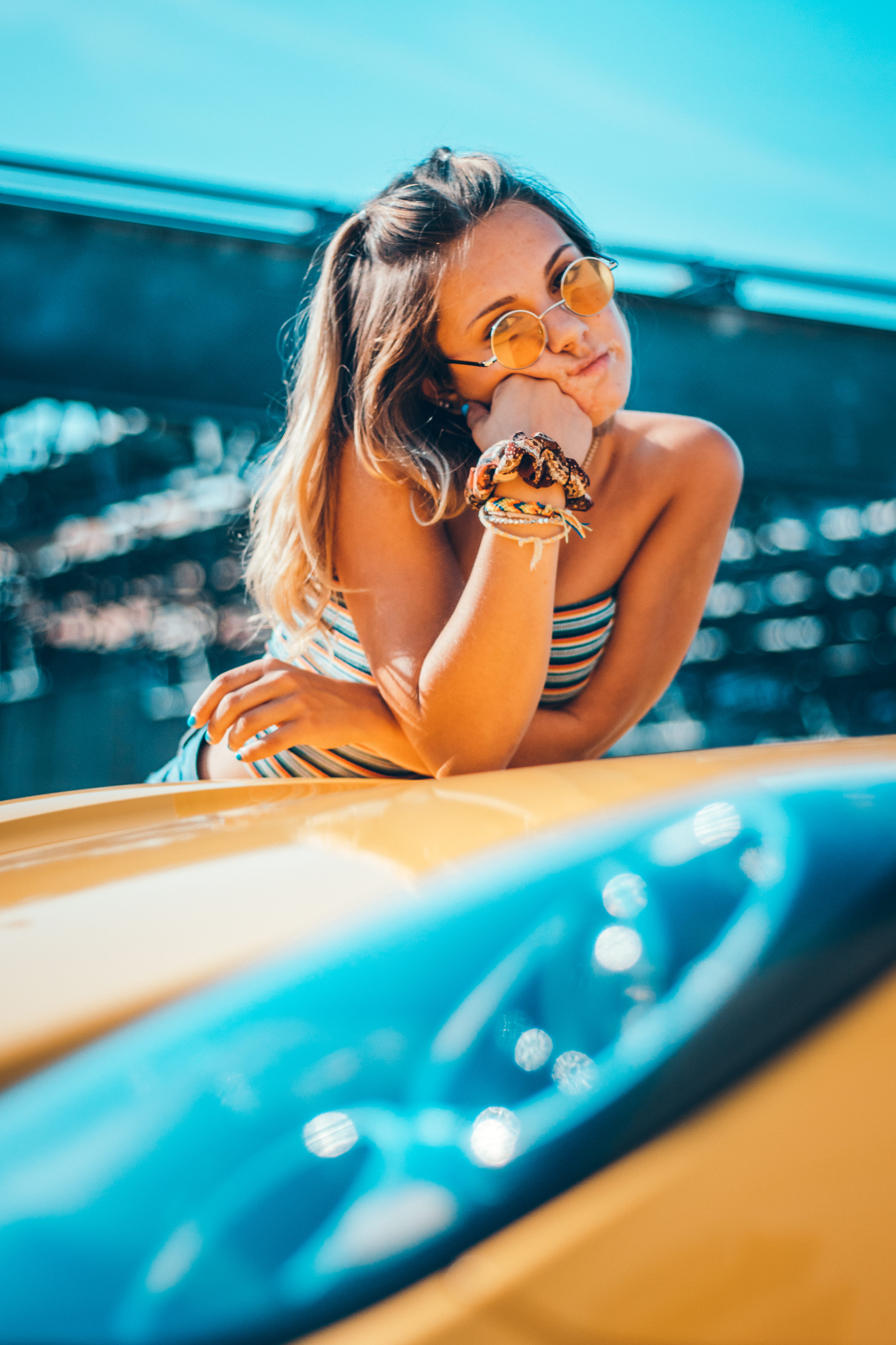 adult, hairstyle, clothing, person, girl, leisure activity, human, swimwear, apparel, females, 5K, lifestyles, tub, food and drink, real people, table, Phone HD Wallpaper