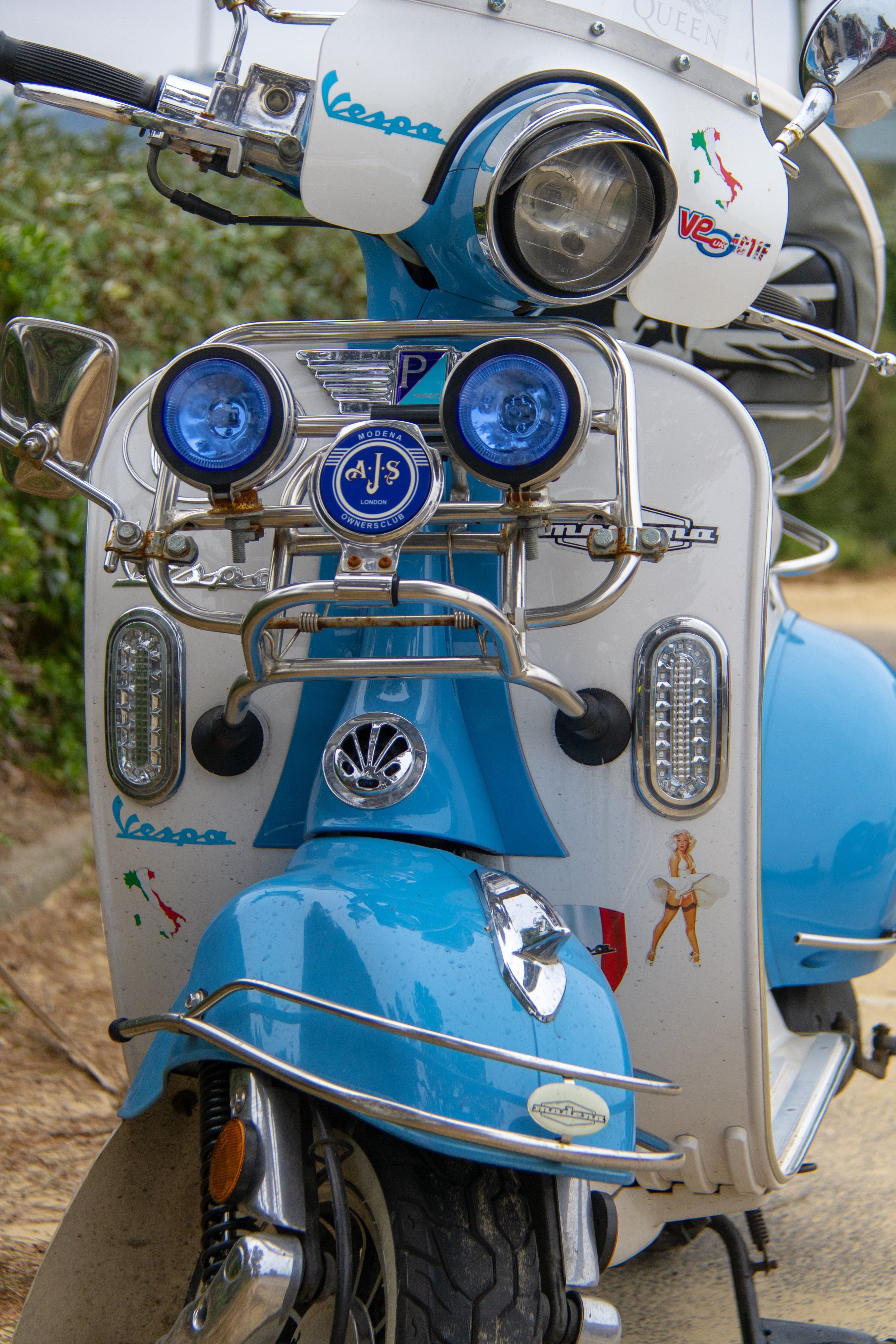 retro, poole, day, no people, travel, stationary, iconic, teal, speedometer, mirrors, transportation, close-up, vespa, land vehicle, vehicle, car, machine, Phone HD Wallpaper