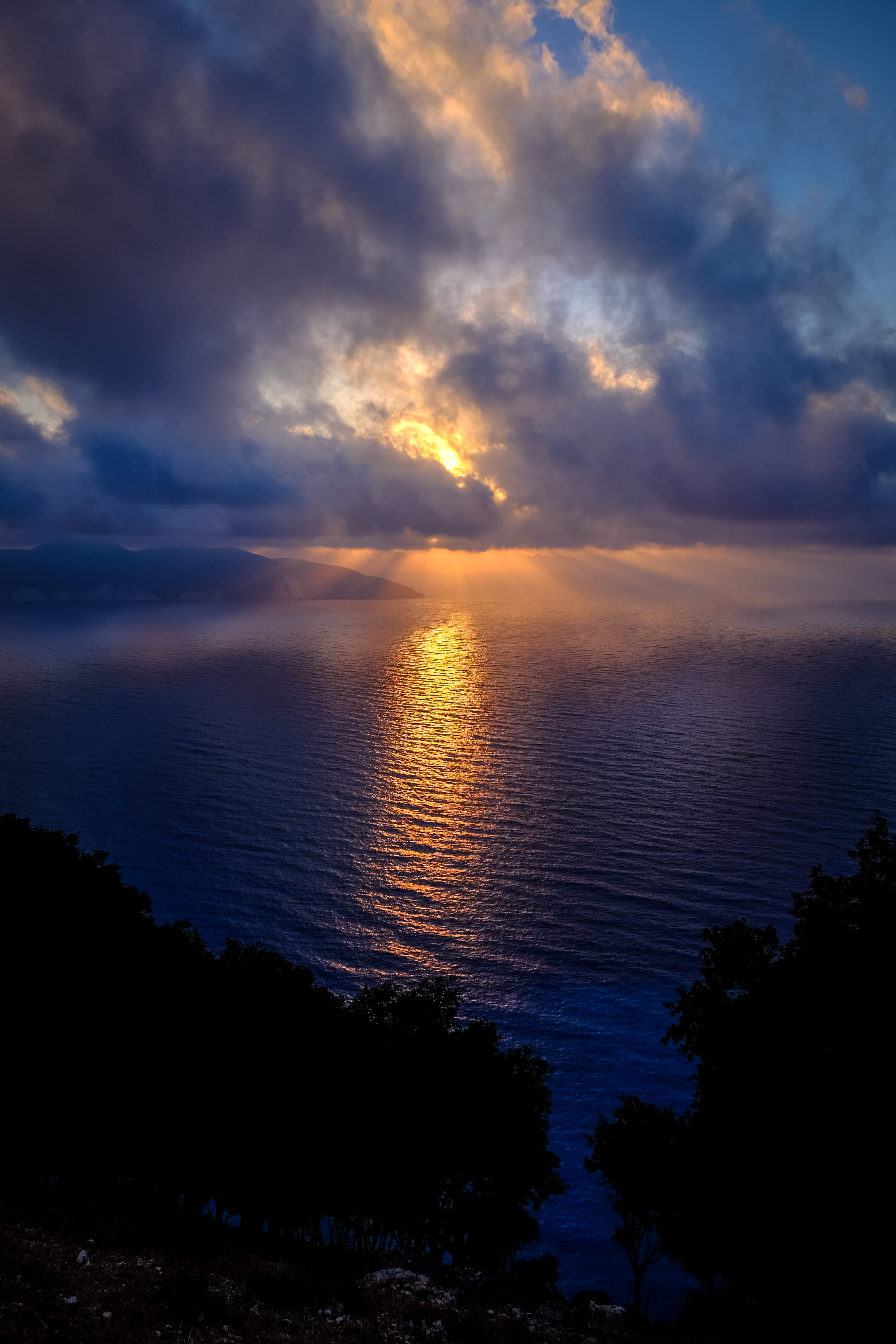 sunset, nature, 4K, water, dramatic sky, sky, reflection, beauty in nature, horizon over water, idyllic, cephalonia, greece, no people, non-urban scene, Phone HD Wallpaper