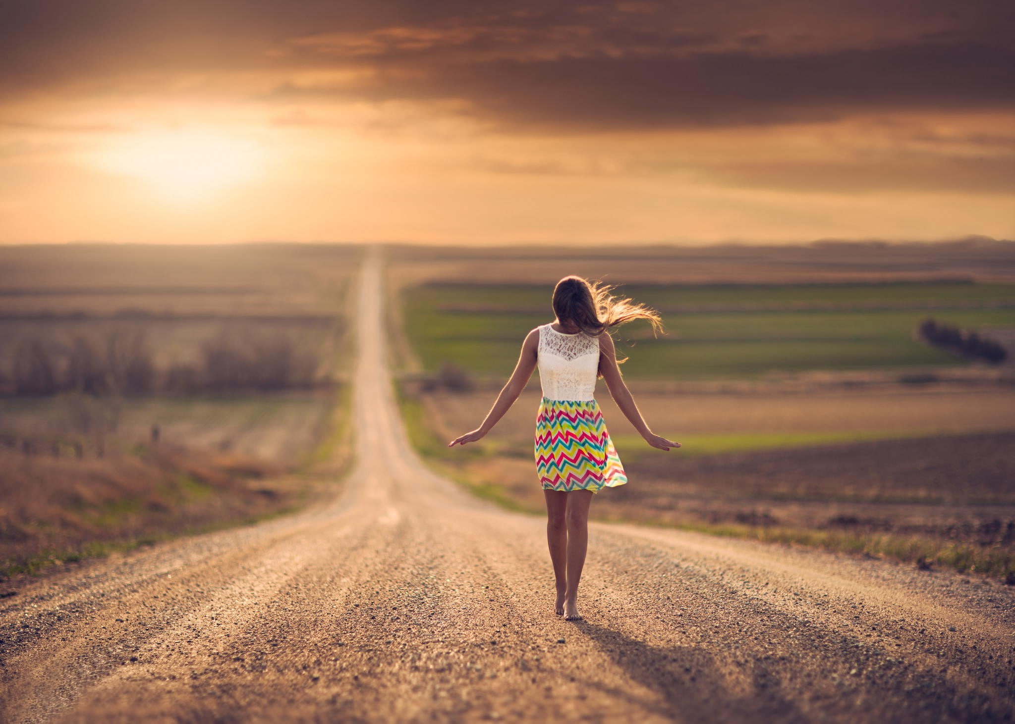 Windy, Jake Olson, sunlight, Women Outdoors, 1080P, Nebraska, women, Barefoot, road, HD Wallpaper