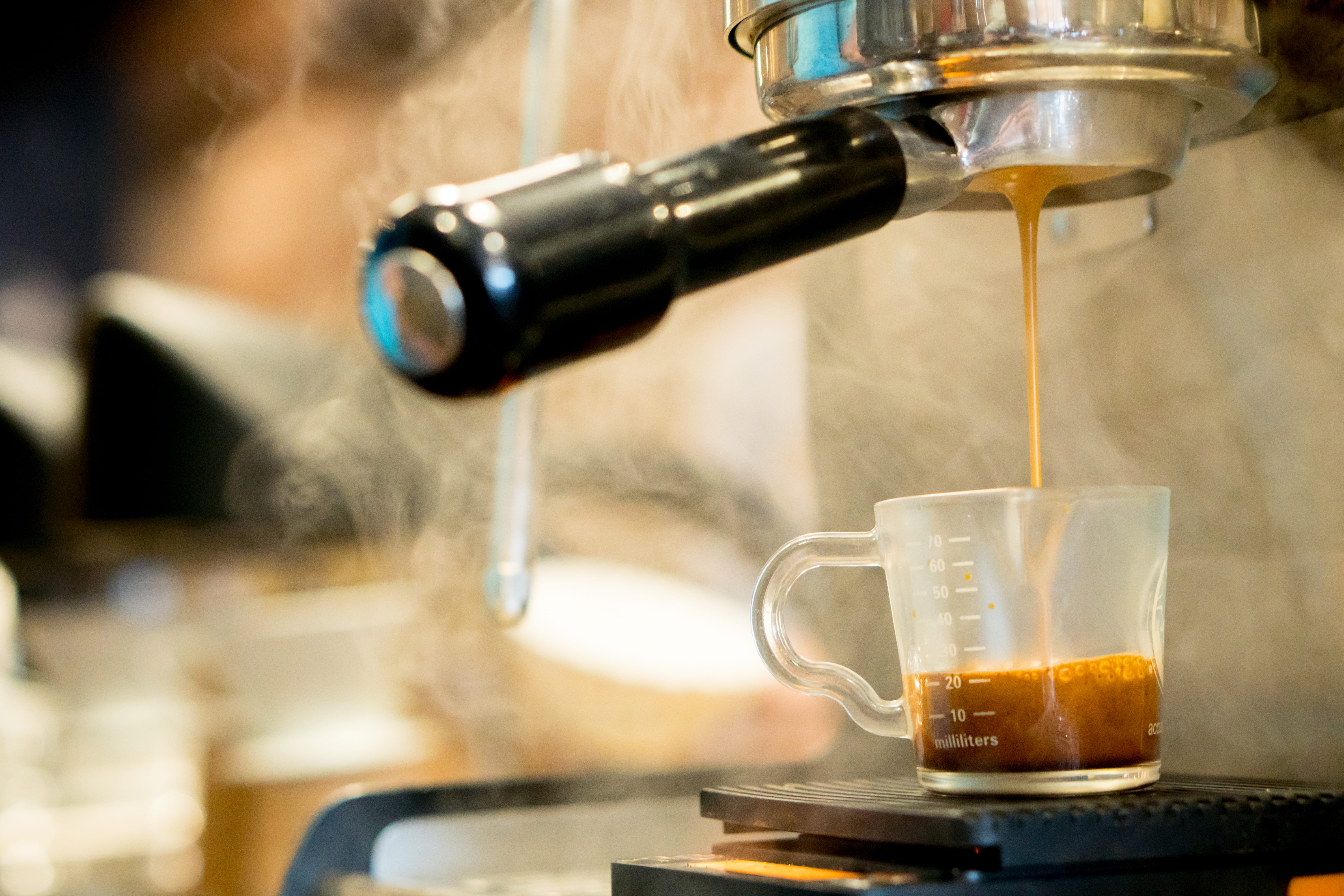 food and drink, espresso maker, cup, coffee - drink, pouring, coffee cup, motion, latte, culture, no people, coffee shop, pour over, freshness, coffee, HD Wallpaper
