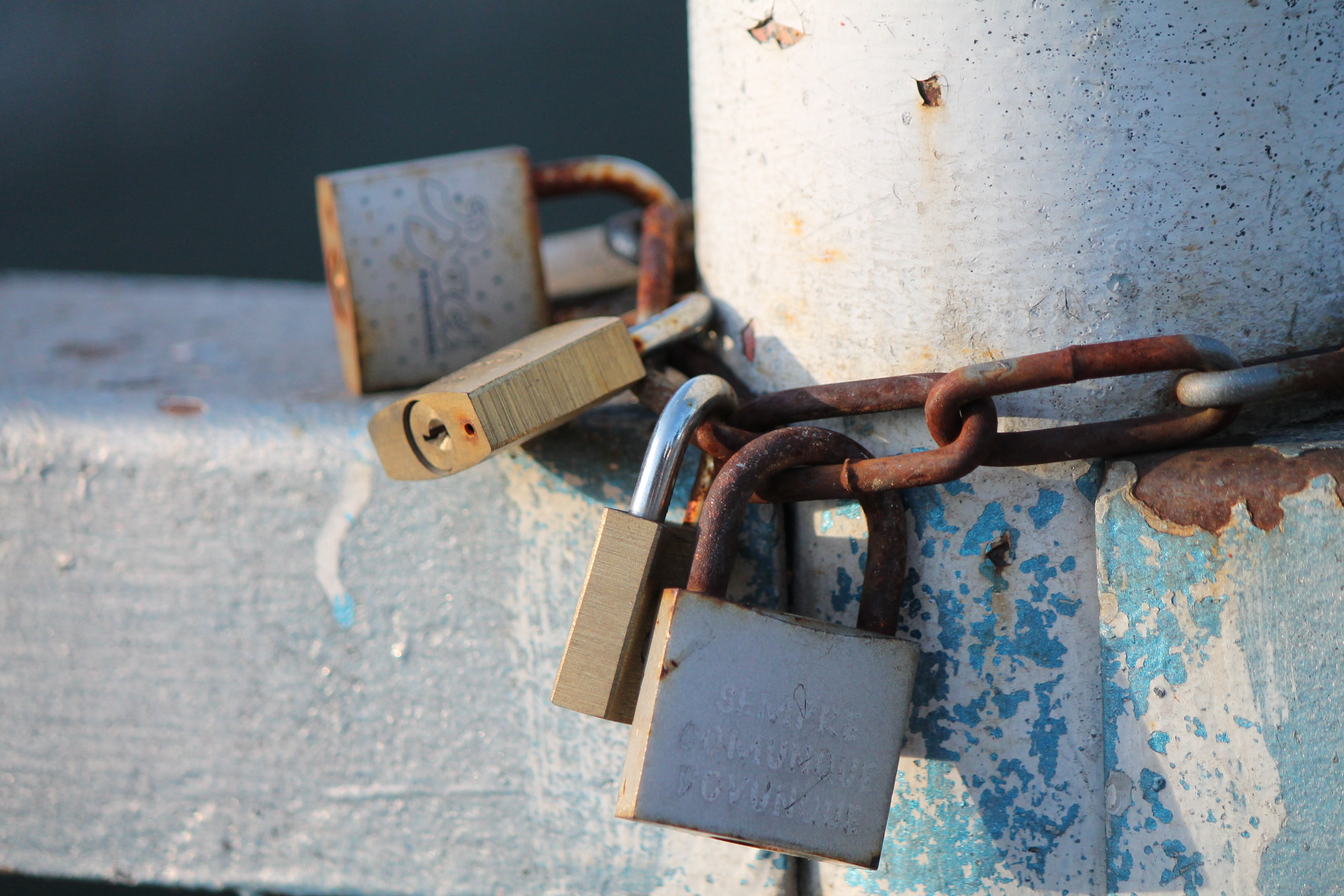 security, protection, iron, weathered, rust, colored, lock, railing, steel, chain, four, 4K, close-up, metal, rusty, strength, day, padlocks, hanging, HD Wallpaper
