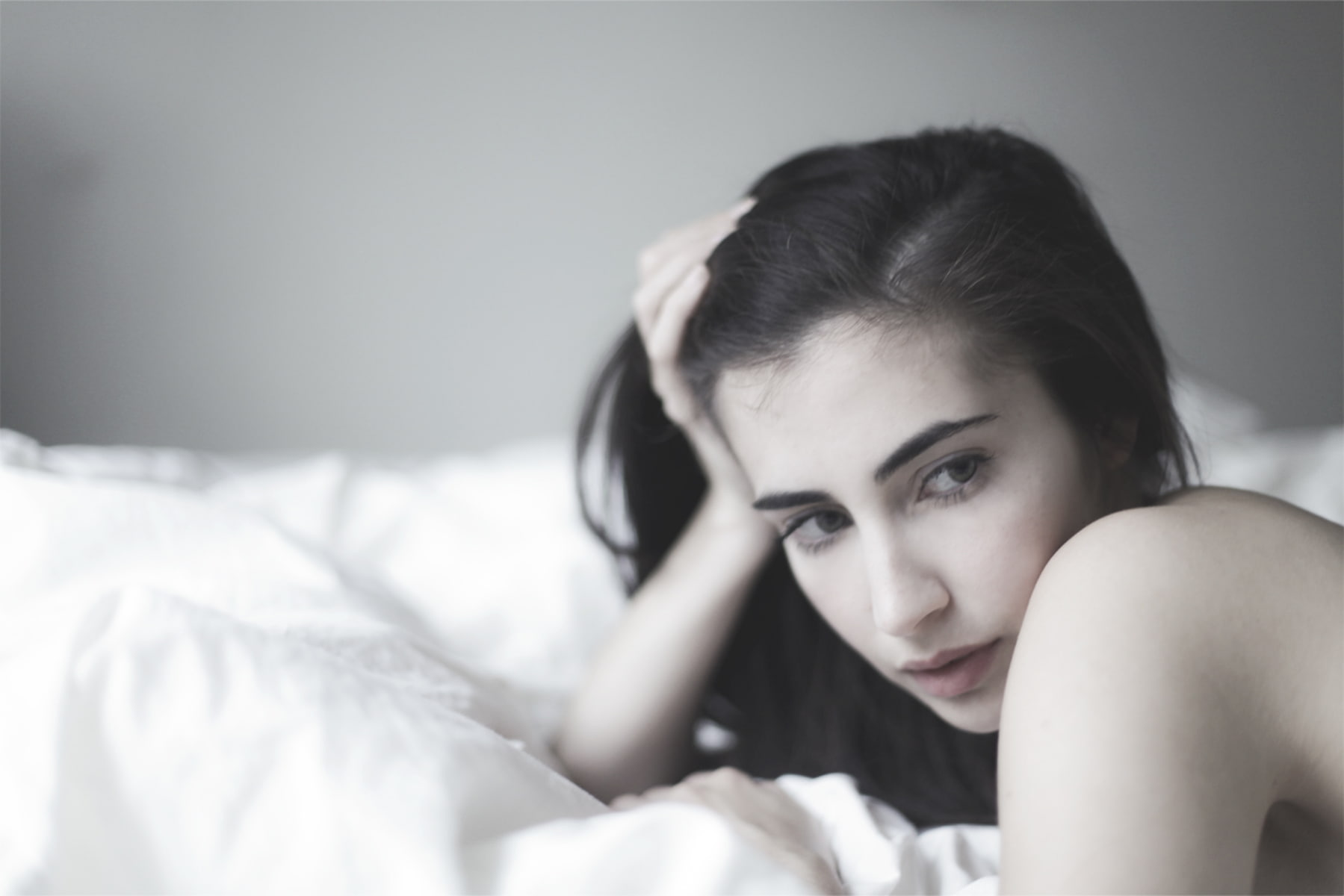 indoors, looking, celebrity, beauty, model, domestic room, adult, women, lying down, beautiful woman, in bed, hairstyle, portrait, contemplation, headshot, HD Wallpaper