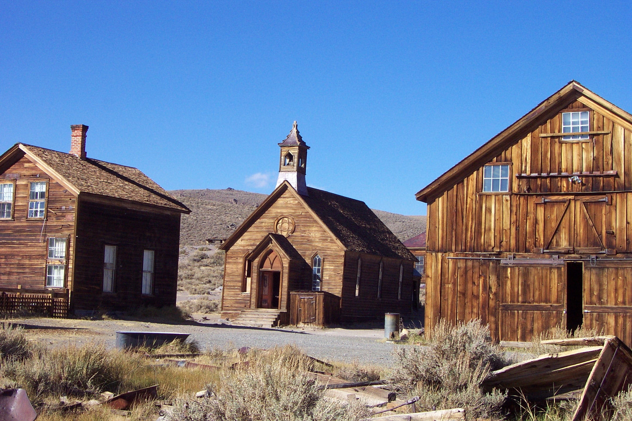 wood, wooden, bodie, plant, building exterior, grass, house, blue, state parks, ghost town, bungalow, architecture, gold mining town, park, gold, abandoned, HD Wallpaper