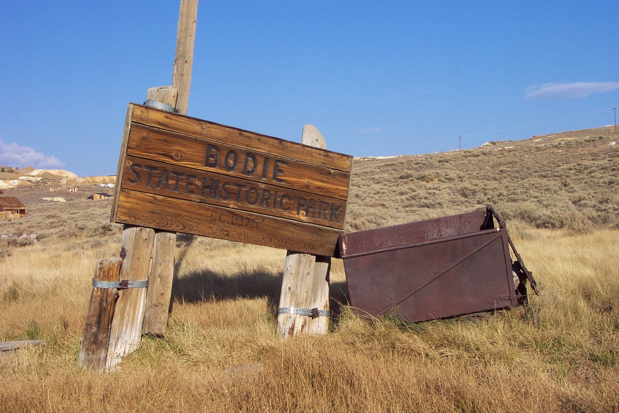 communication, nature, old, mine, landscape, tranquility, wood - material, abandoned, bodie, sign, history, outdoors, high sierras, rural scene, bodie state historic park, HD Wallpaper