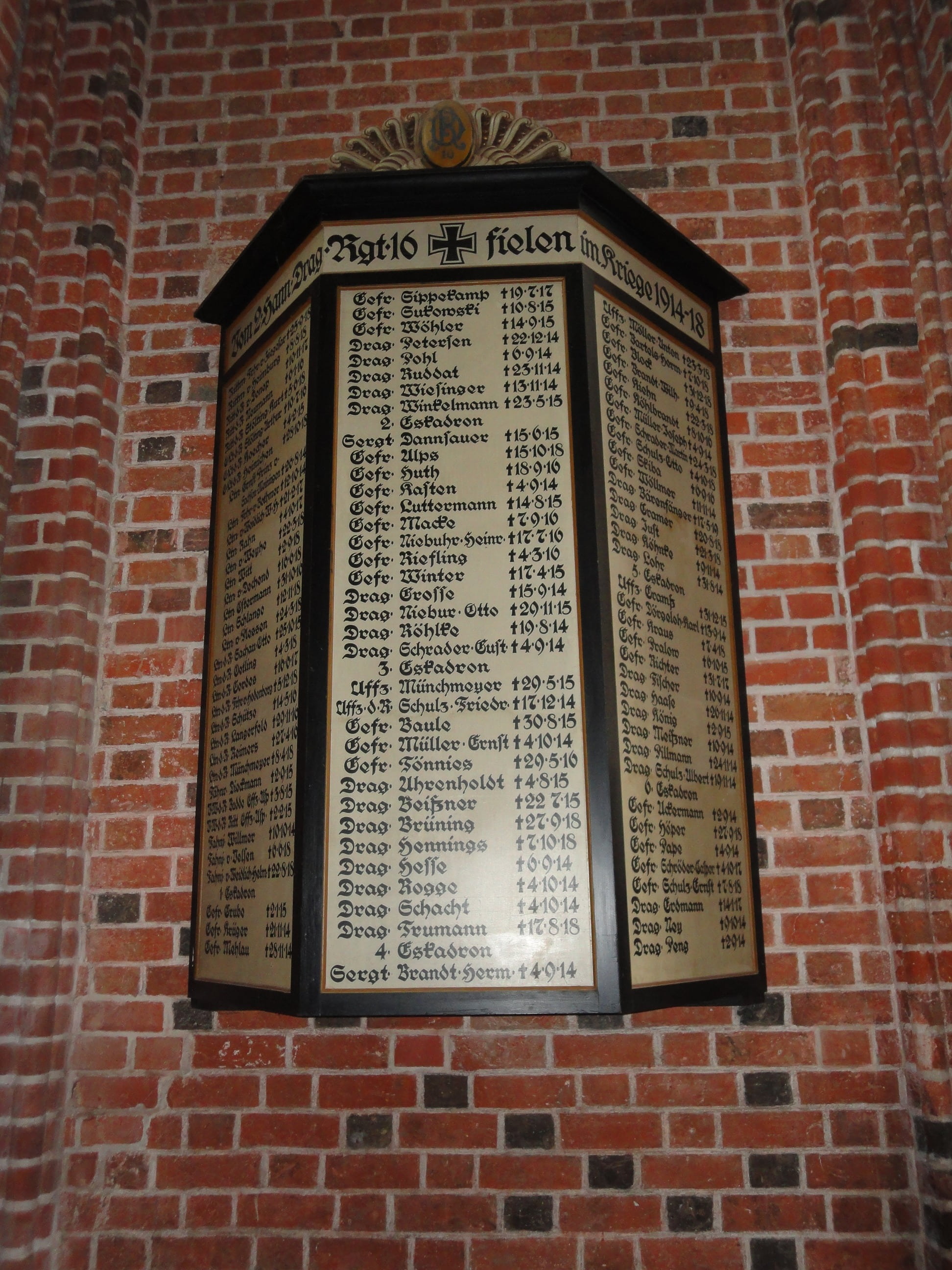pattern, building exterior, text, communication, architecture, red, lüneburg, sign, information sign, information, western script, war memorial, brick, Phone HD Wallpaper