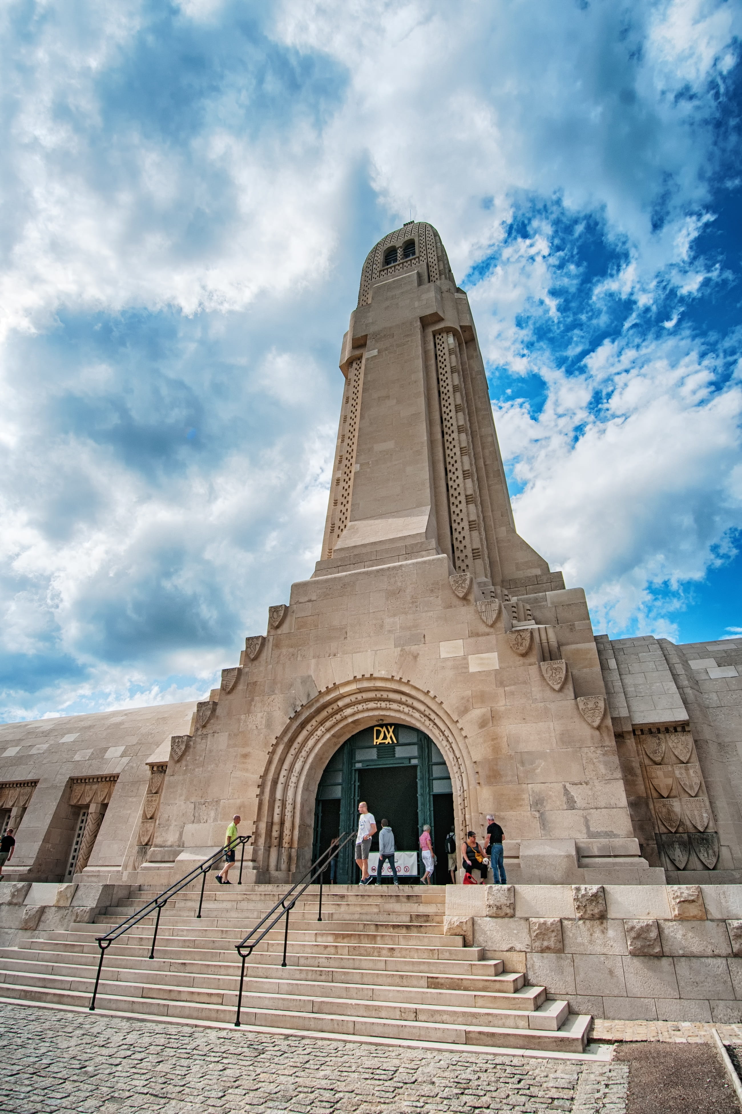 adult, staircase, group of people, building exterior, france, building, day, memory, architecture, cemetery, 1914, built structure, low angle view, doaumont, Phone HD Wallpaper