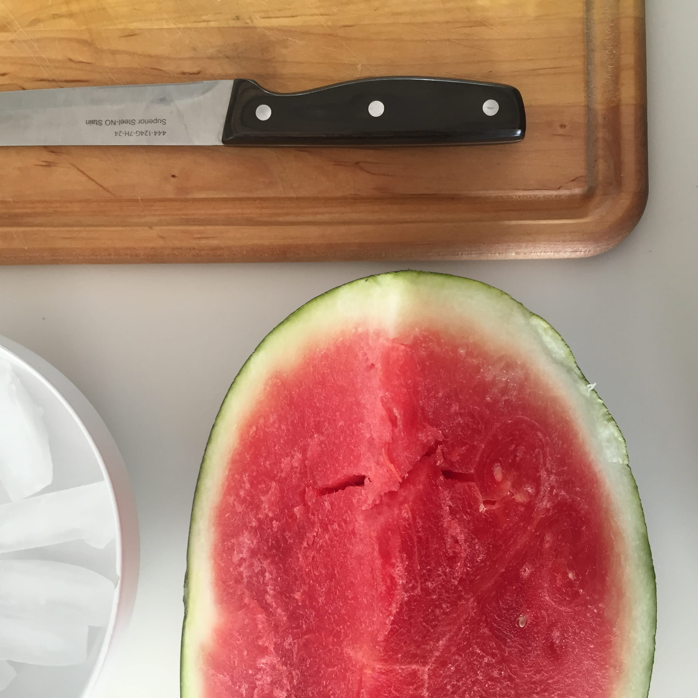 slice, communication, cincinnati, tim engle design, wellbeing, table, cutting board, high angle view, fruit, red, wood - material, directly above, united states, Phone HD Wallpaper