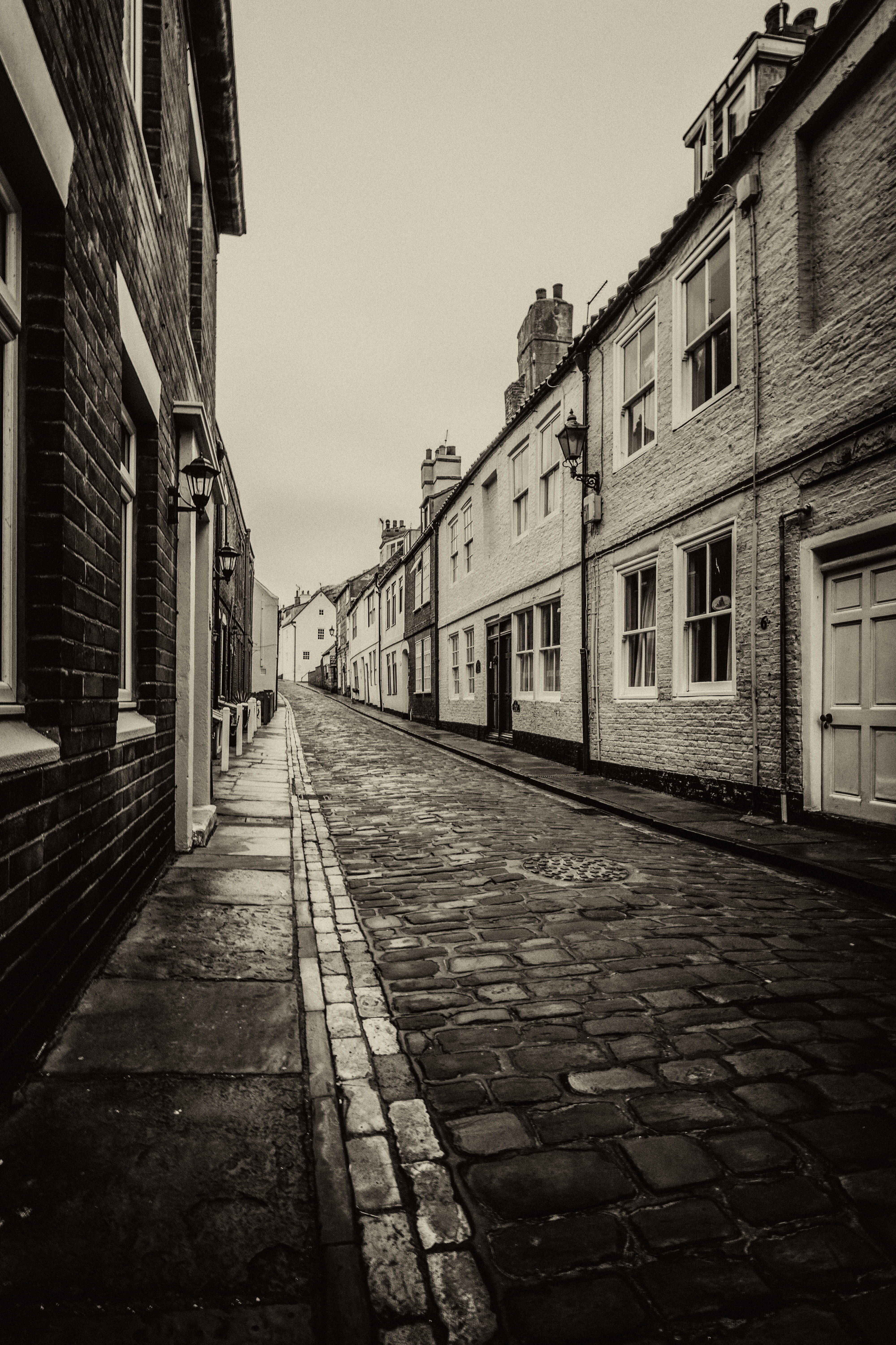 Heritage, sell, clear sky, built structure, city, alley, no people, residential district, historic, sky, narrow, photo, uk, window, direction, smoked, empty, Phone HD Wallpaper