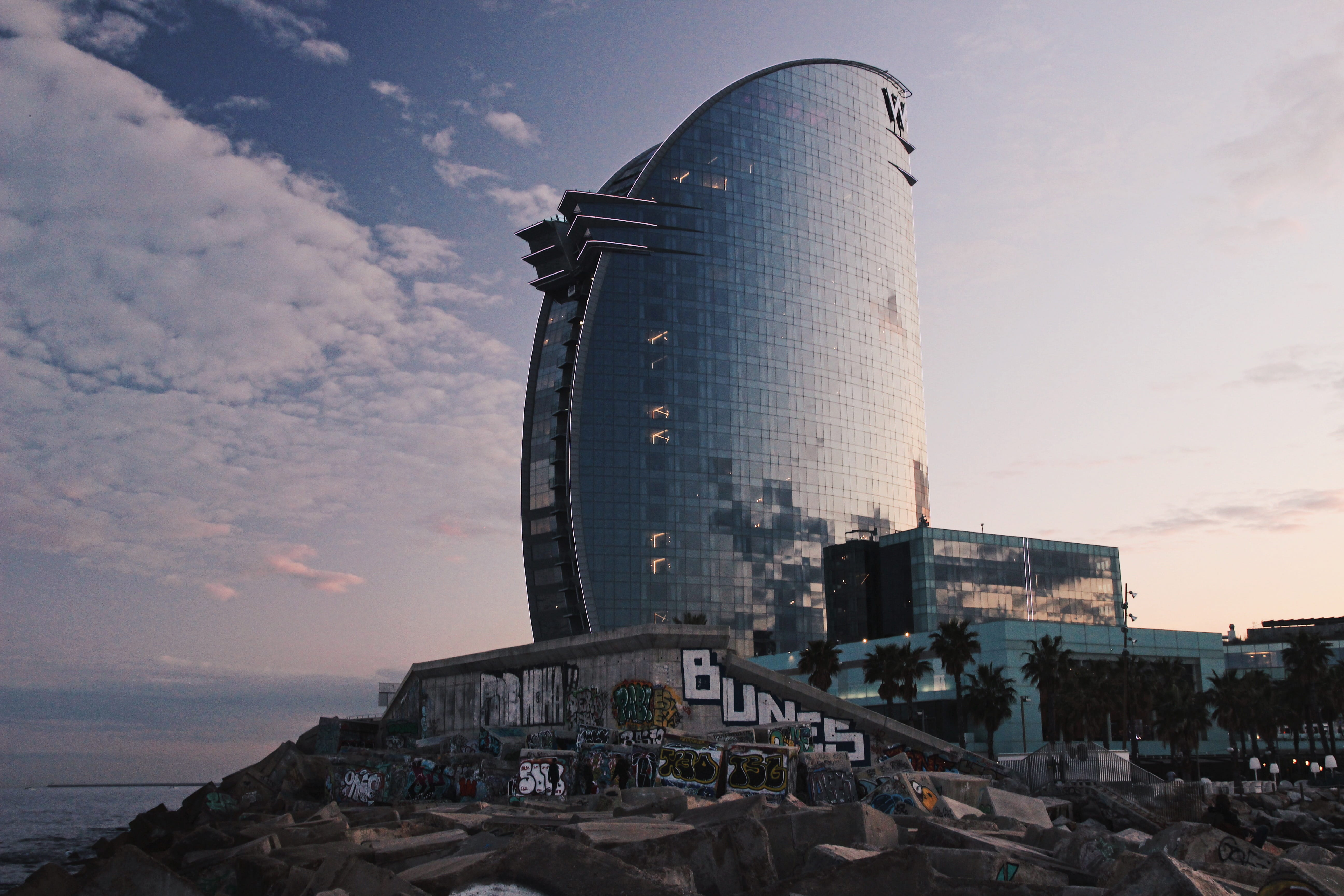 travel destinations, discover, outdoors, building, nature, boat, mirror, windows, cloud - sky, modern, sky, 5K, sunset, building exterior, day, residential district, HD Wallpaper