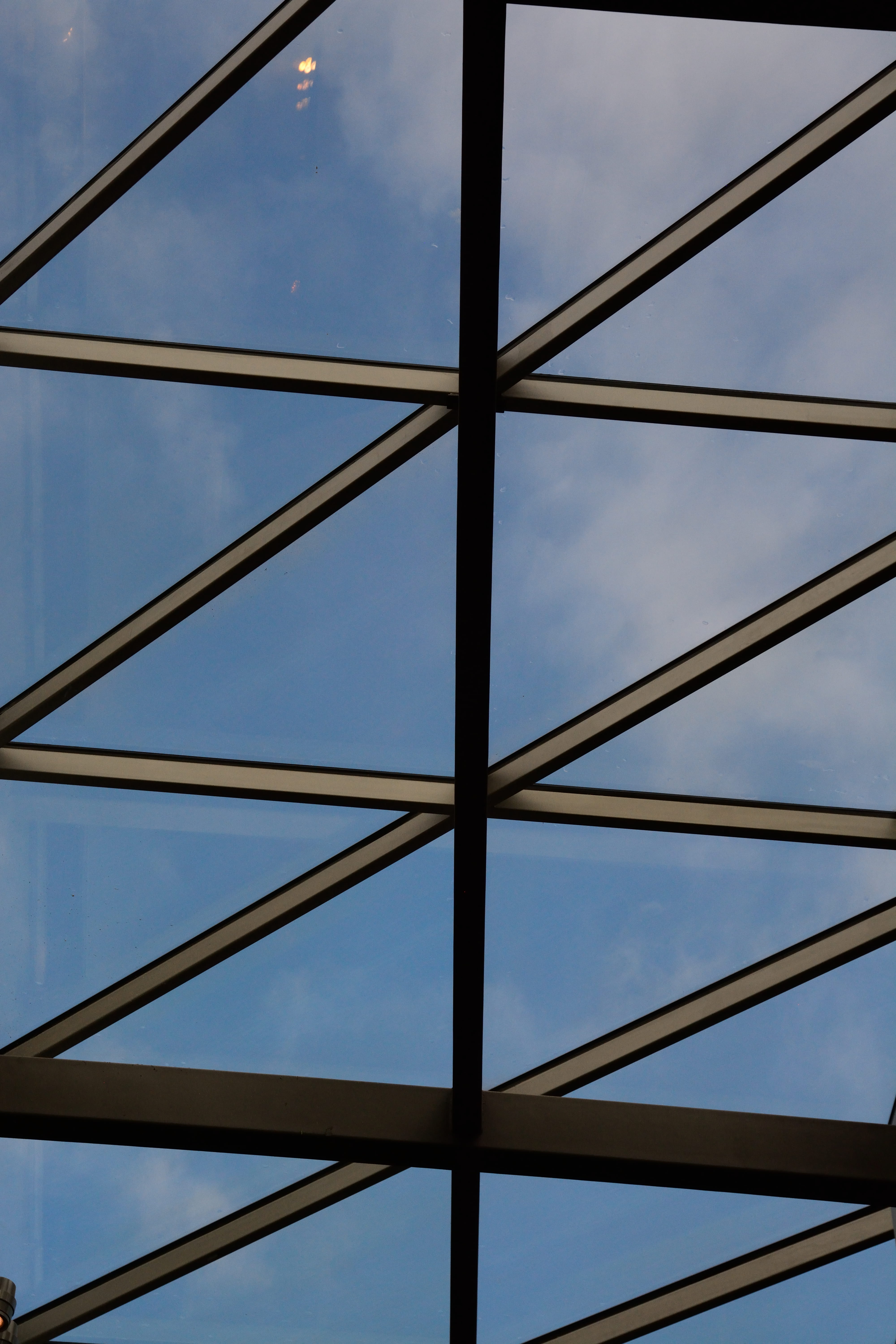 triangle, pattern, urban, metal, 5K, window, full frame, design, close-up, blue, backgrounds, shape, confluence museum, lyon, transparent, france, ceiling, Phone HD Wallpaper