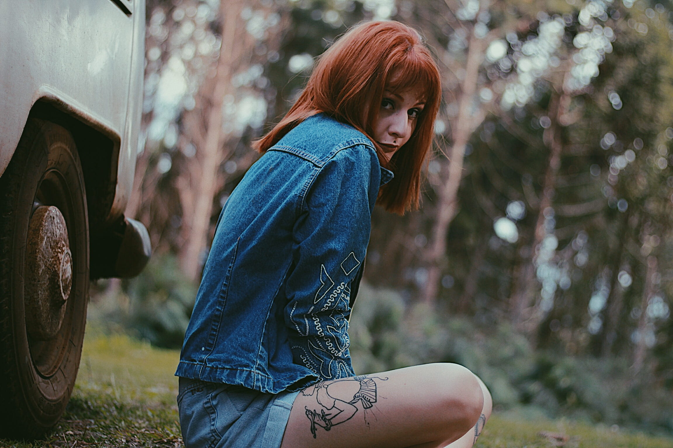 tree, nature, women, real people, standing, depth of field, near, blur, beautiful, photo, photoshoot, tyre, sitting, portrait, teenager, bangs, woods, lifestyles, HD Wallpaper