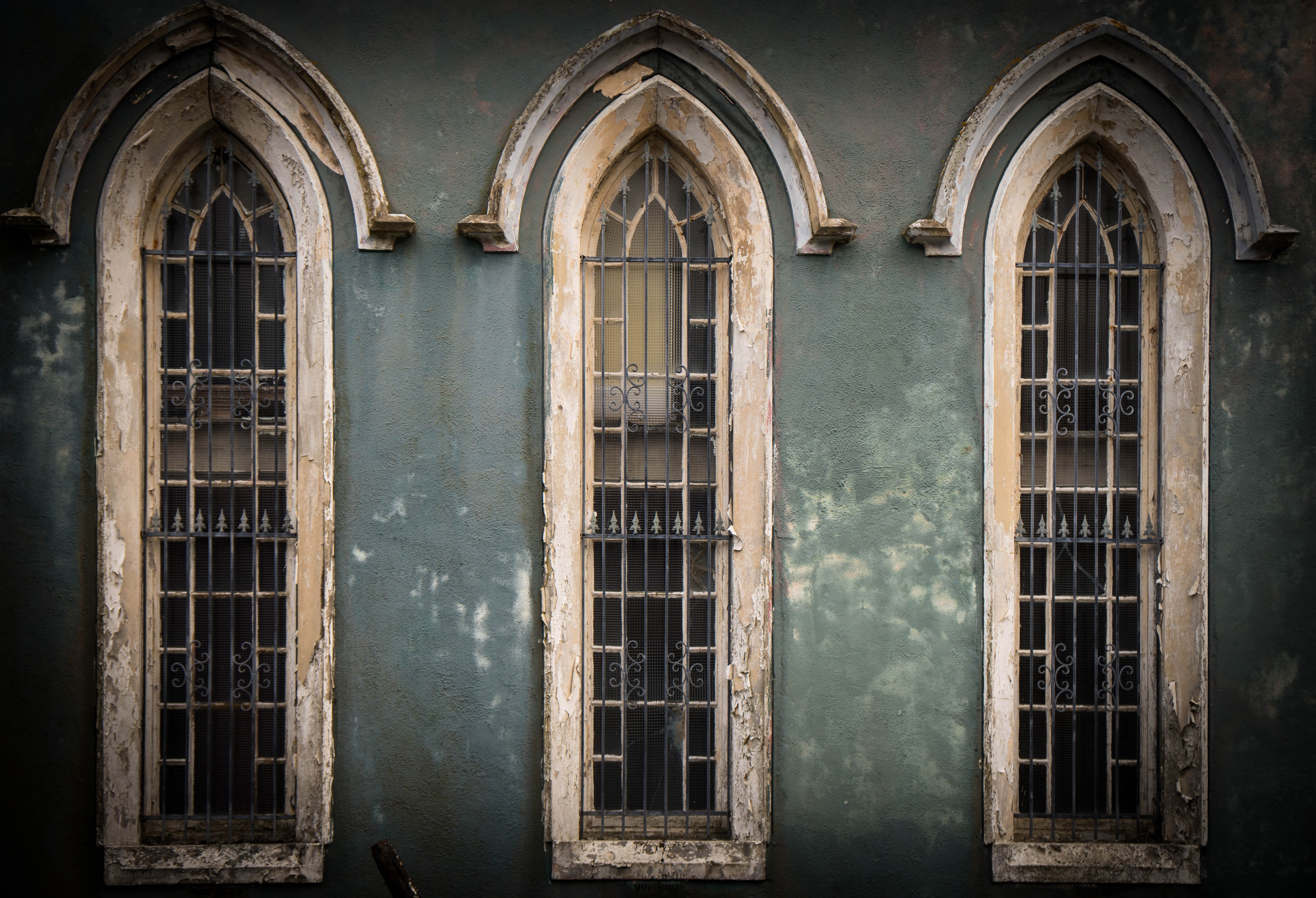 architecture, mood, front, history, 5K, grate, old window, arch, built structure, break up, dilapidated, past, window frames, white, leave, historically, HD Wallpaper